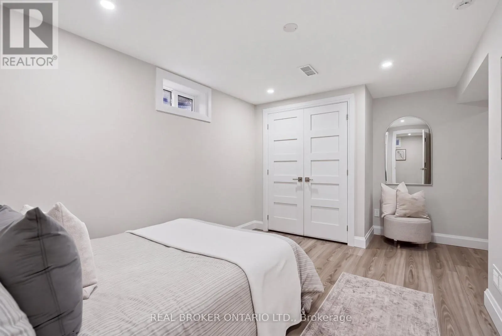7 ROCKHAVEN LANE