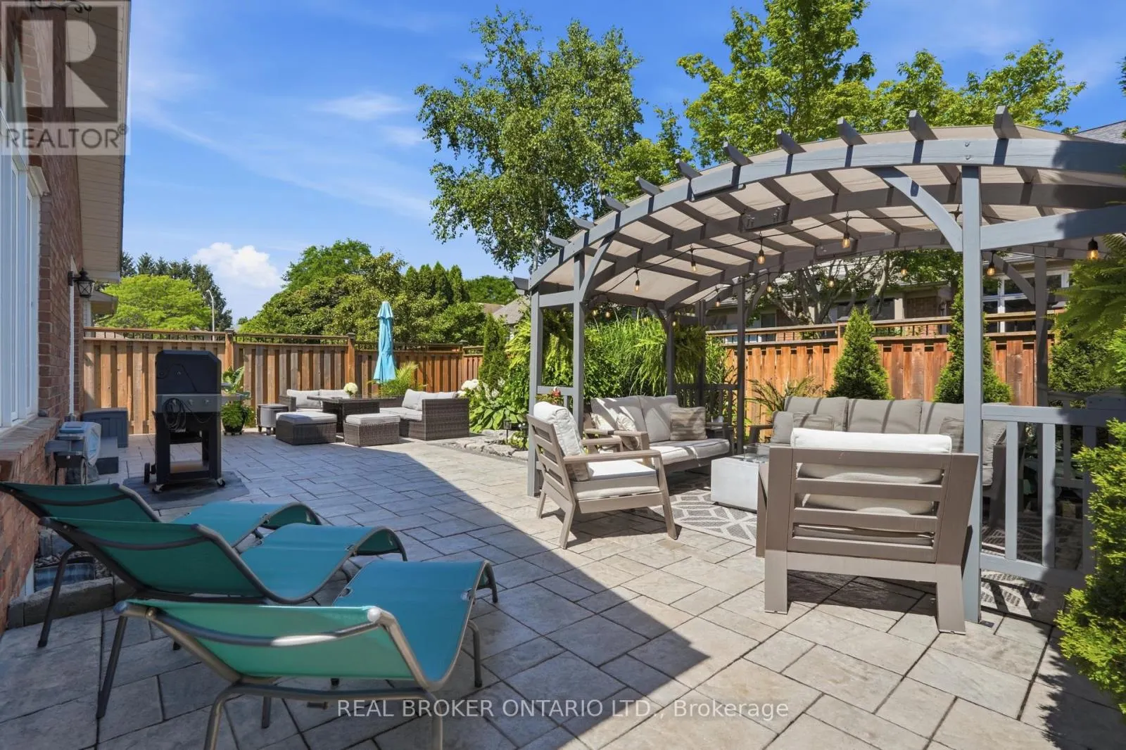 7 ROCKHAVEN LANE