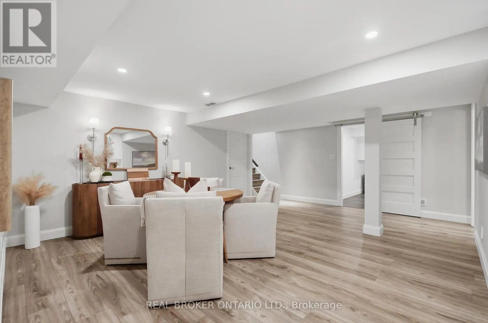 7 ROCKHAVEN LANE