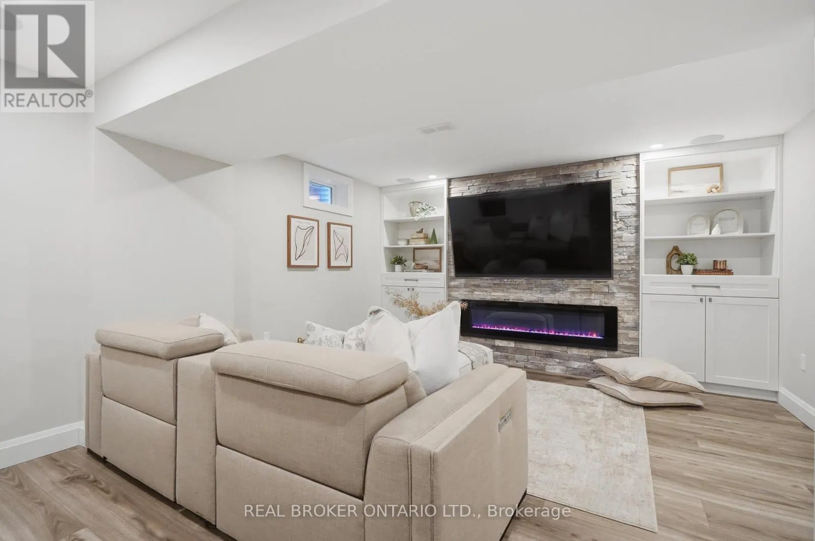 7 ROCKHAVEN LANE
