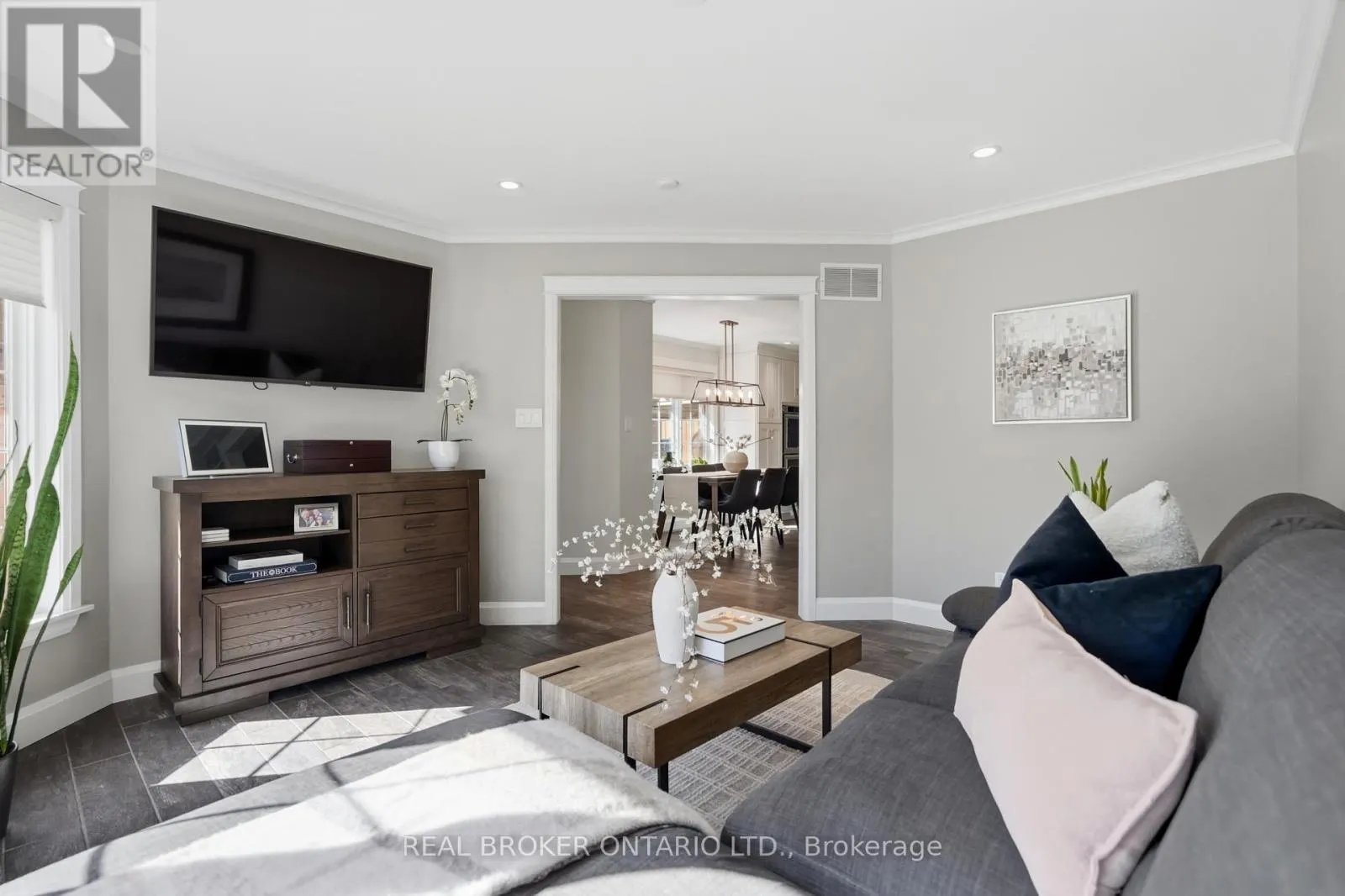 7 ROCKHAVEN LANE