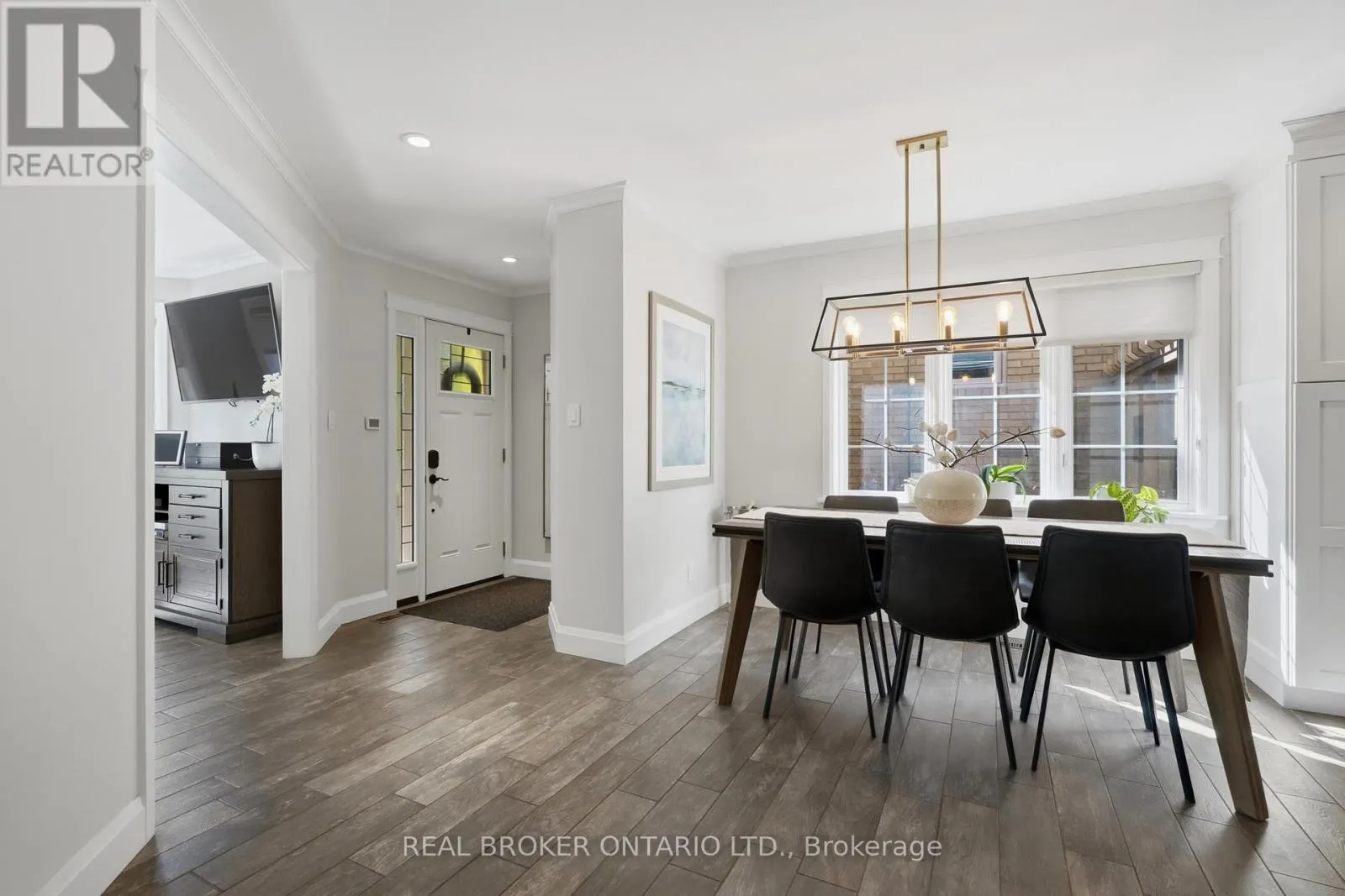 7 ROCKHAVEN LANE