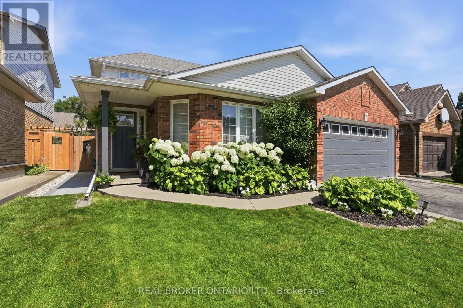 7 ROCKHAVEN LANE