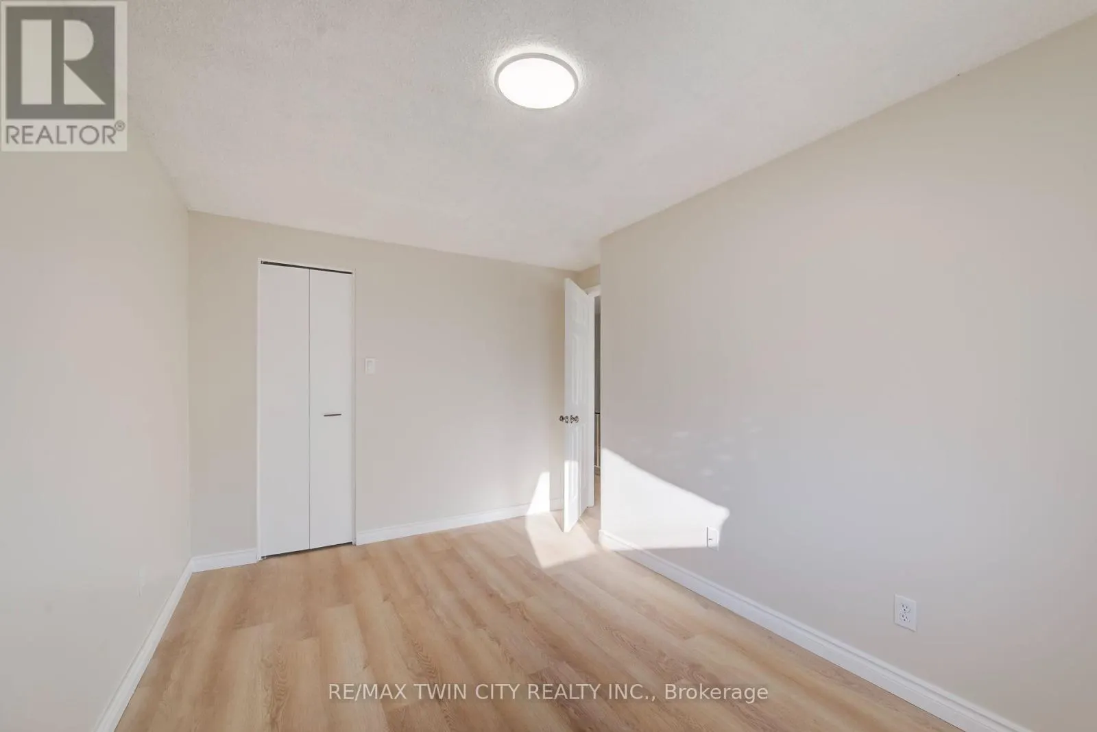 25 - 121 MORGAN AVENUE