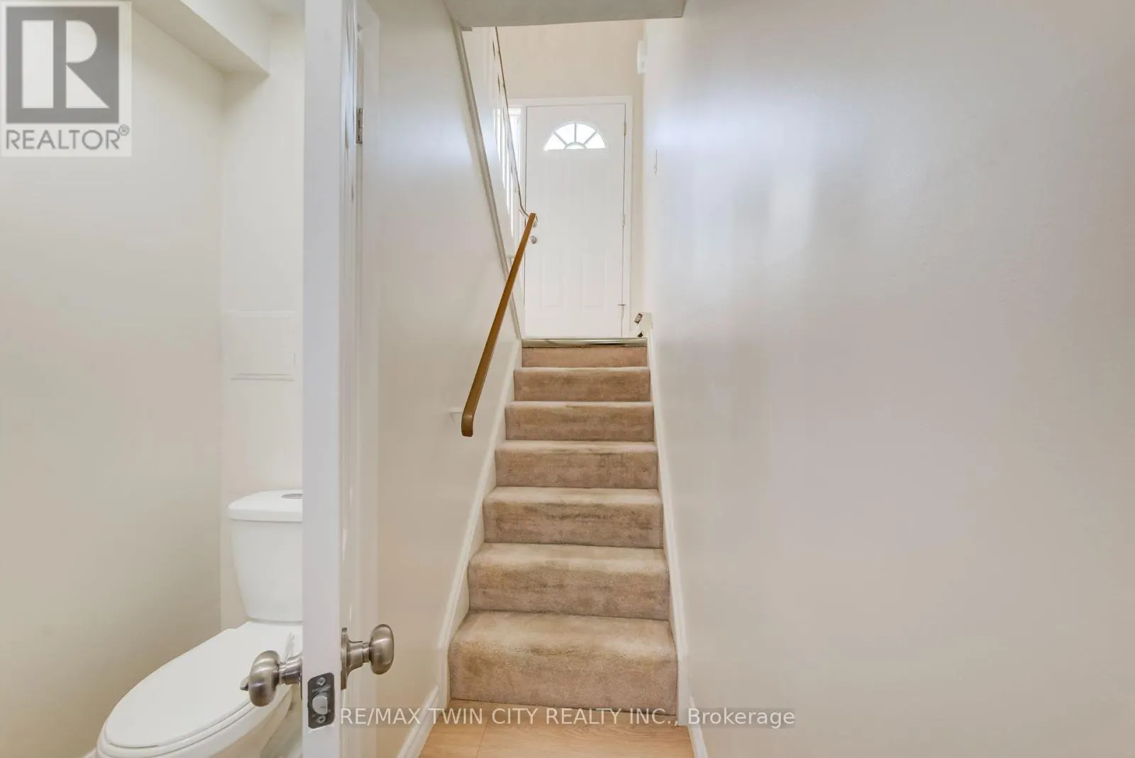 25 - 121 MORGAN AVENUE