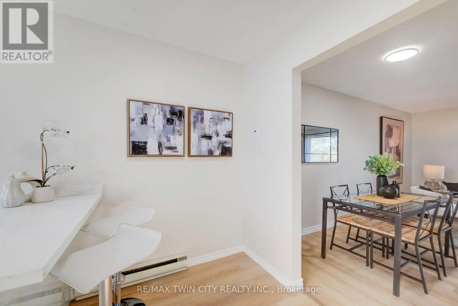 25 - 121 MORGAN AVENUE
