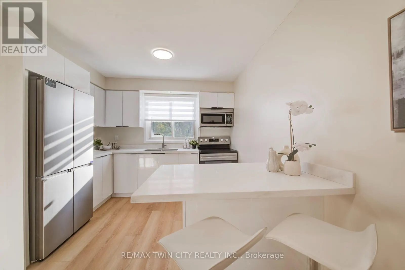 25 - 121 MORGAN AVENUE