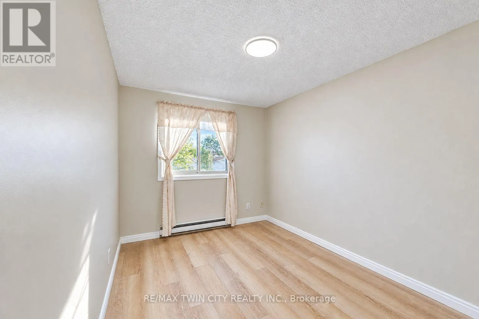 25 - 121 MORGAN AVENUE