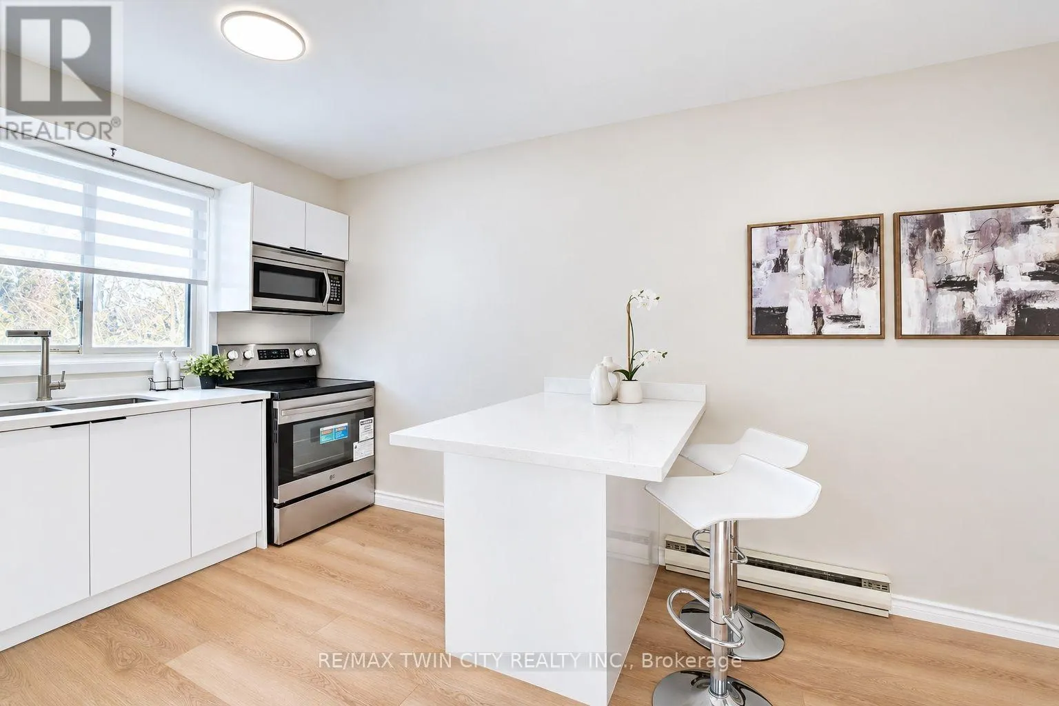 25 - 121 MORGAN AVENUE