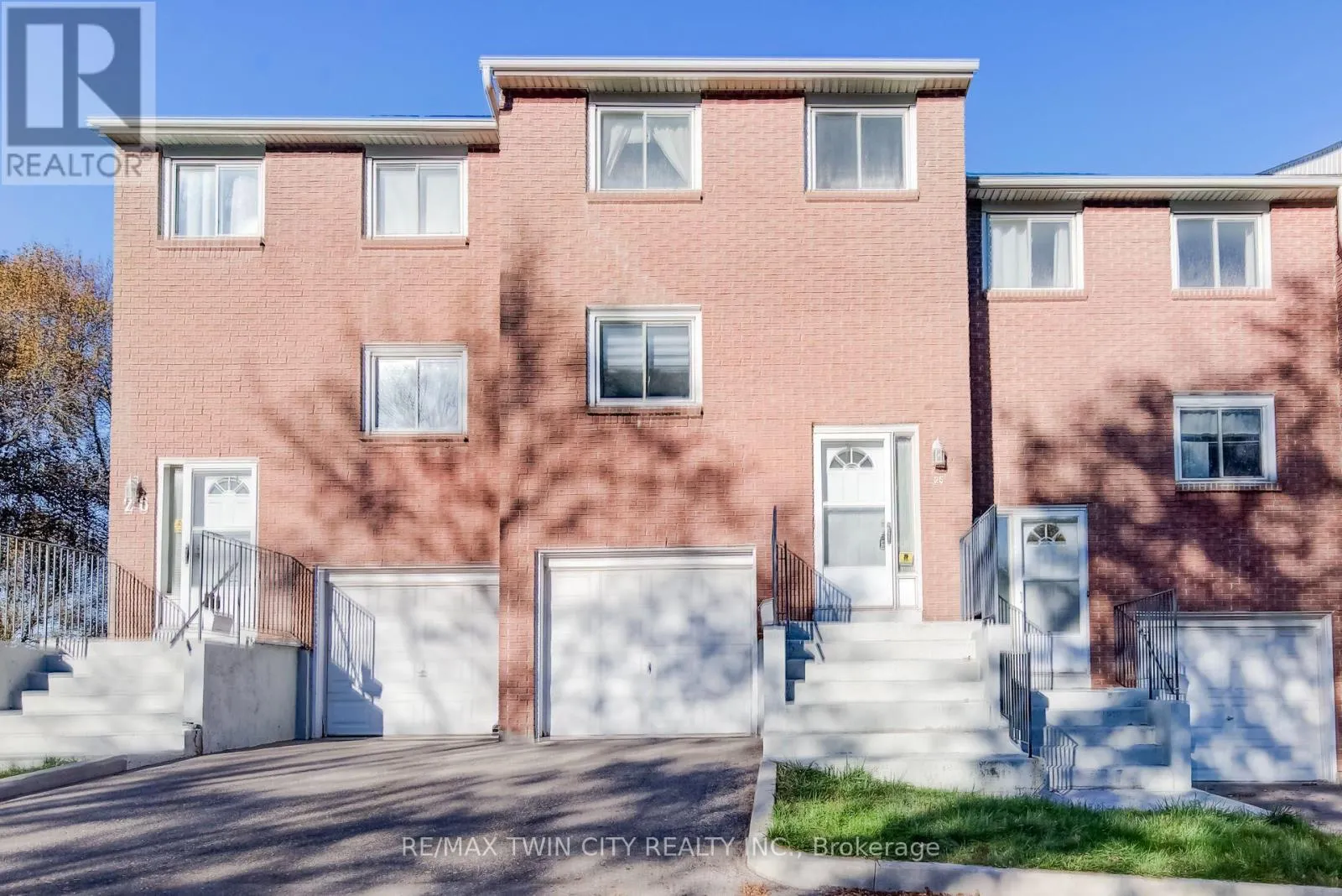 25 - 121 MORGAN AVENUE