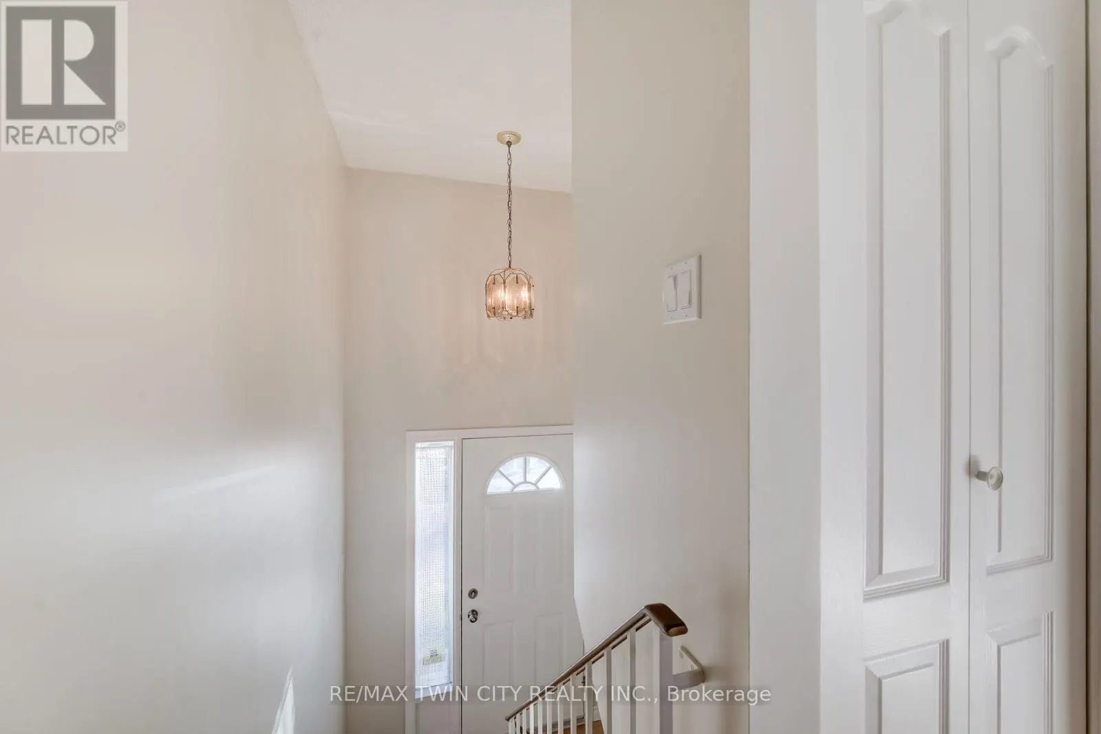 25 - 121 MORGAN AVENUE