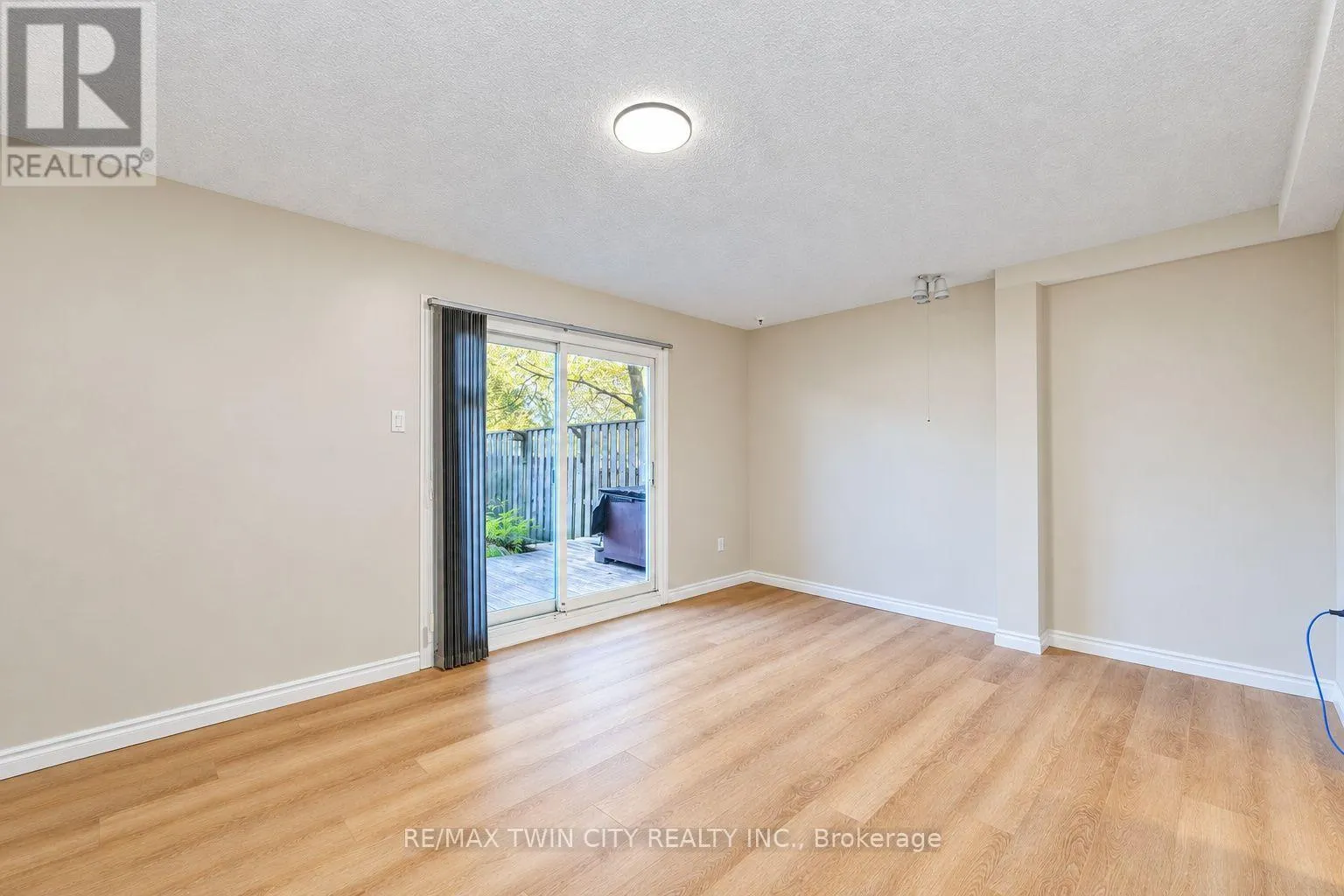 25 - 121 MORGAN AVENUE