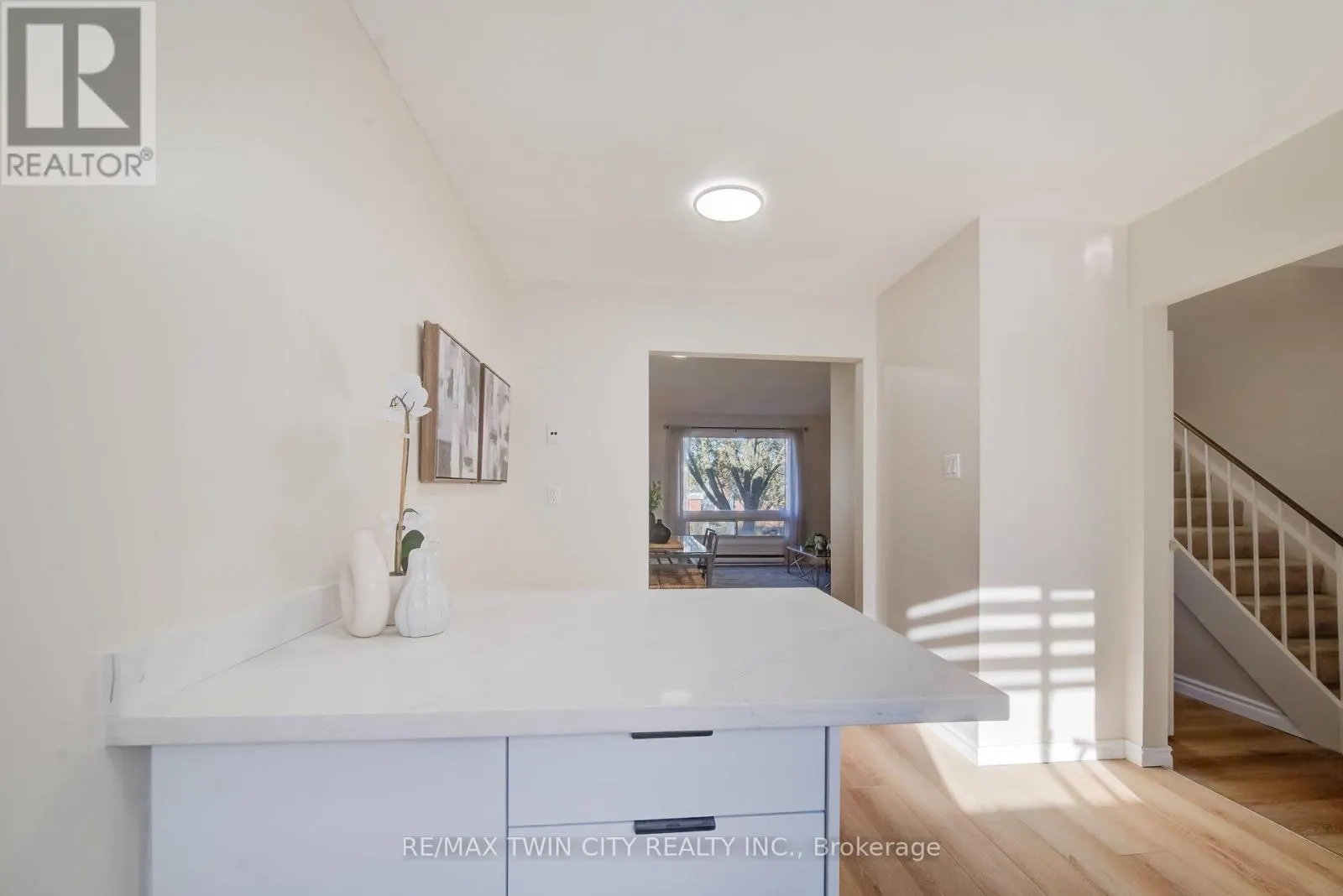 25 - 121 MORGAN AVENUE