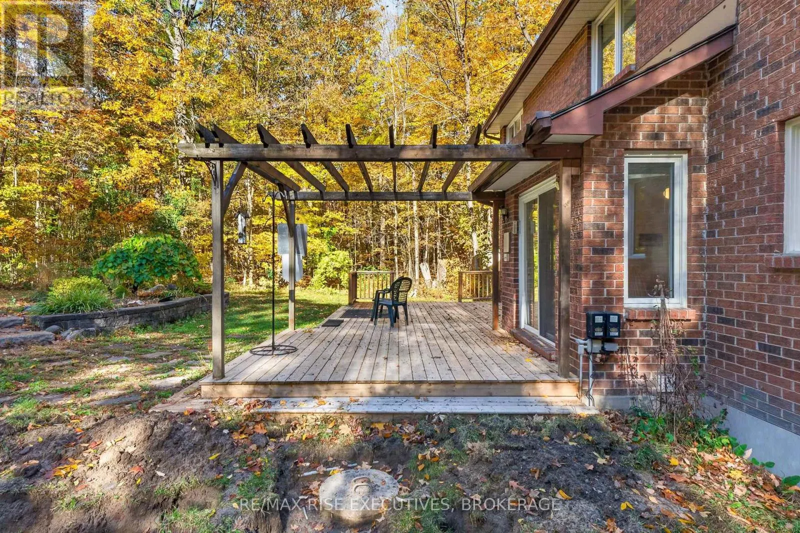 1685 WOODMOUNT GROVE
