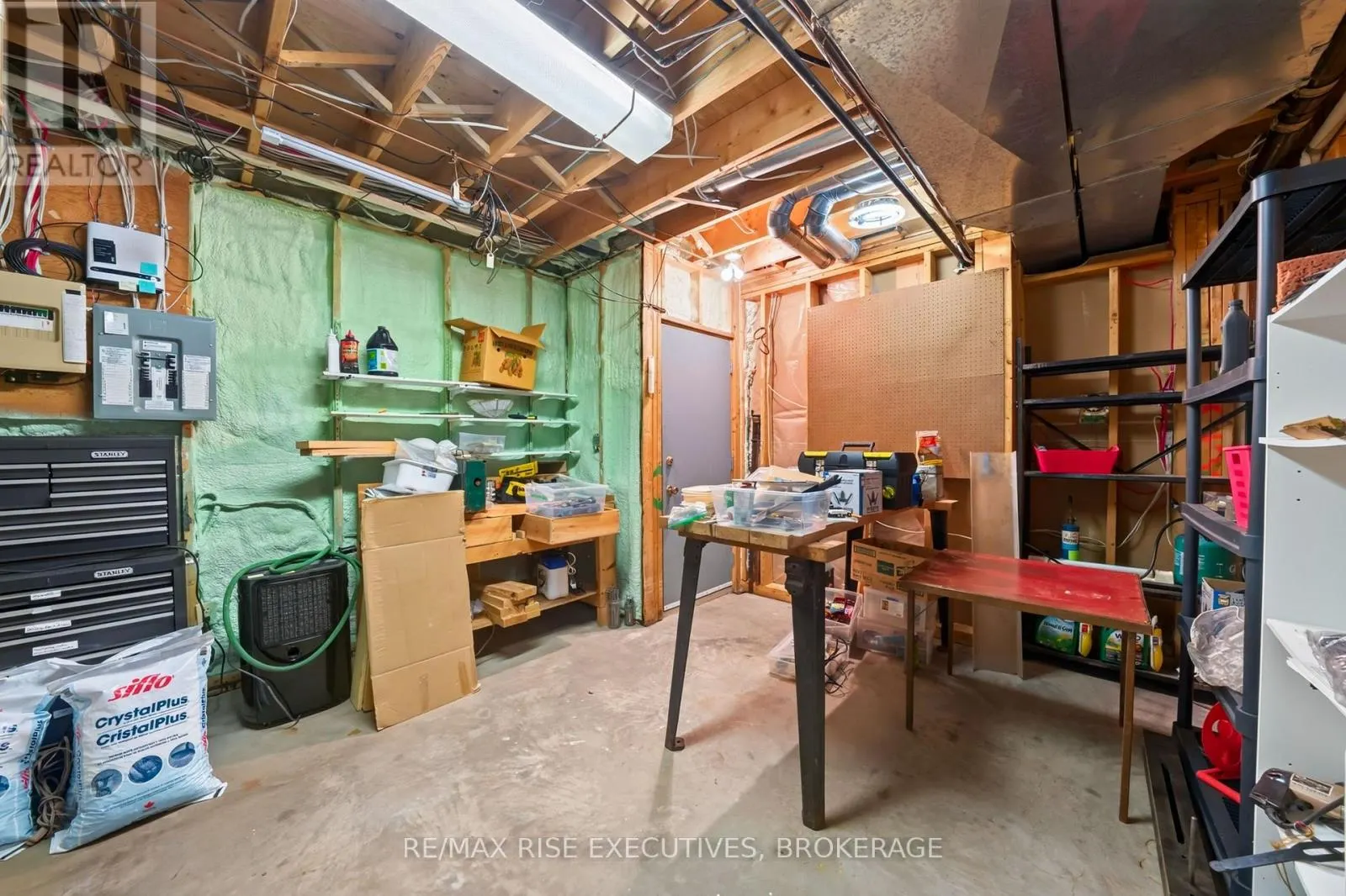 1685 WOODMOUNT GROVE