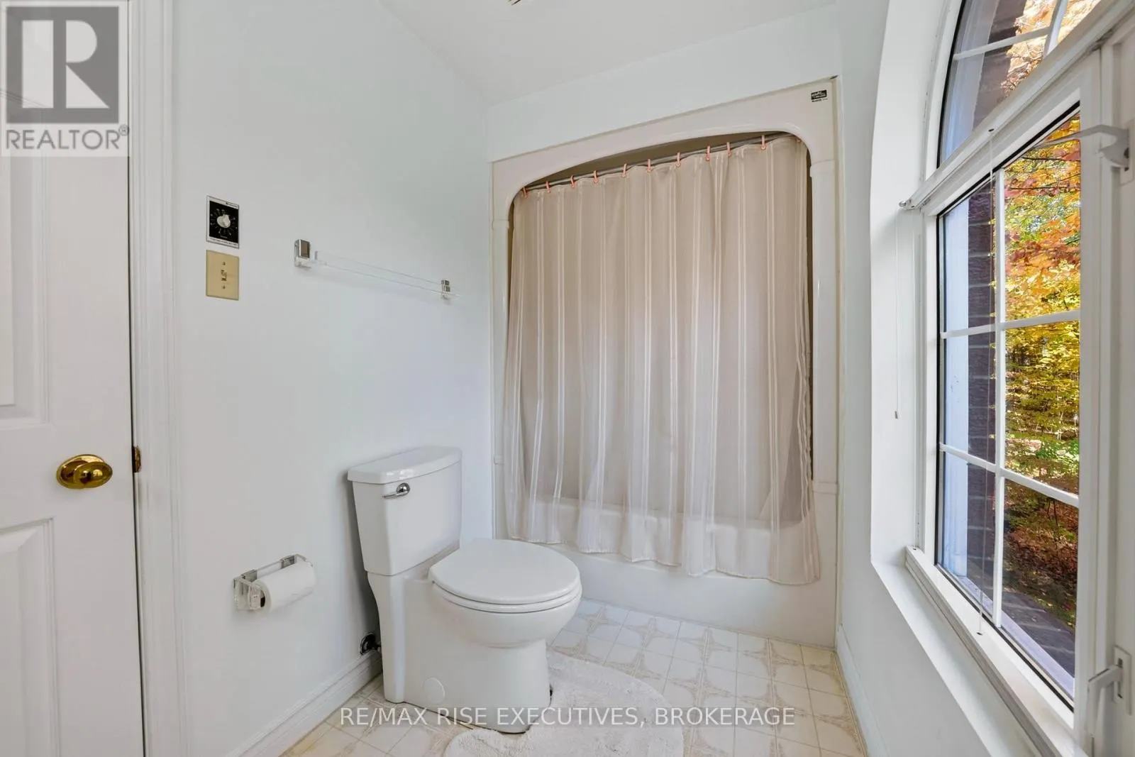 1685 WOODMOUNT GROVE