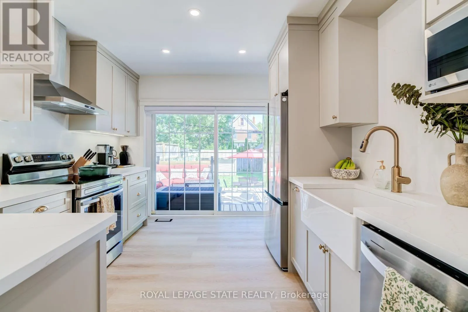 175 ROSSLYN AVENUE S