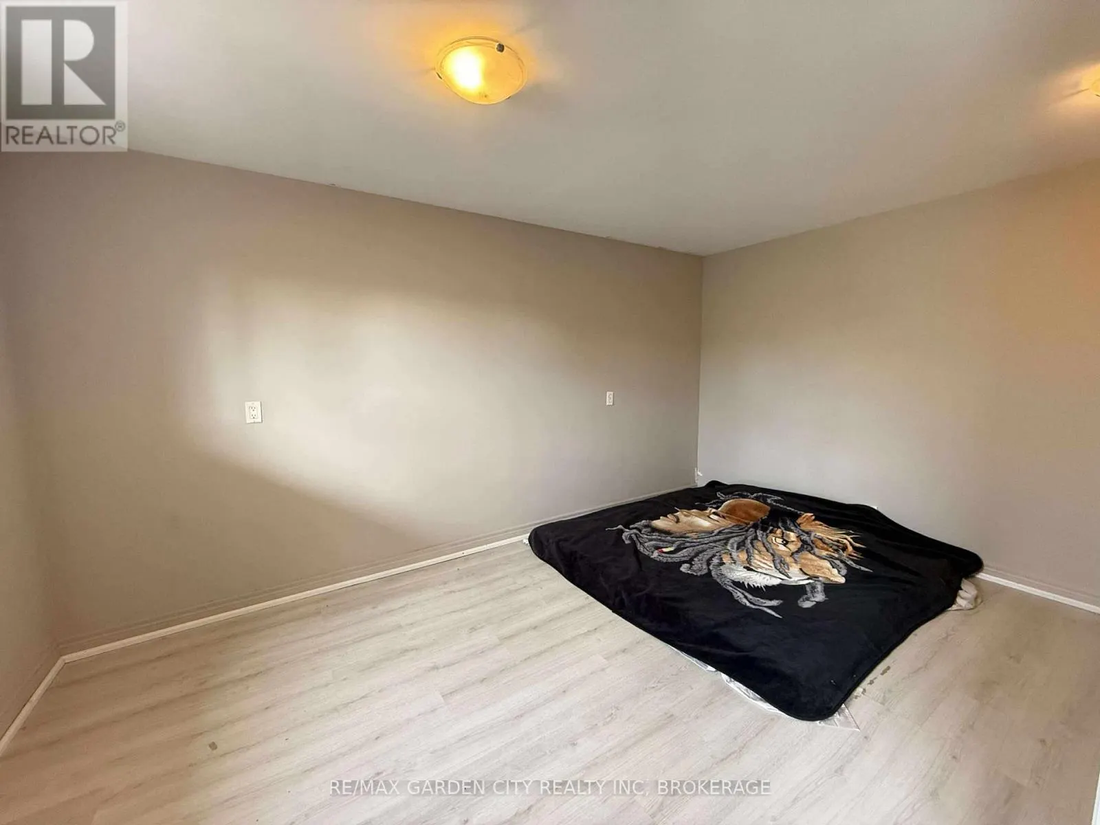 130 ST. PAUL CRESCENT