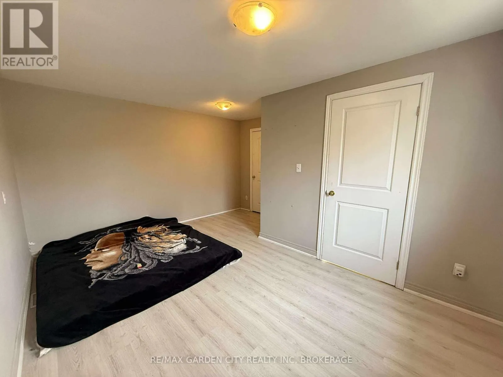 130 ST. PAUL CRESCENT