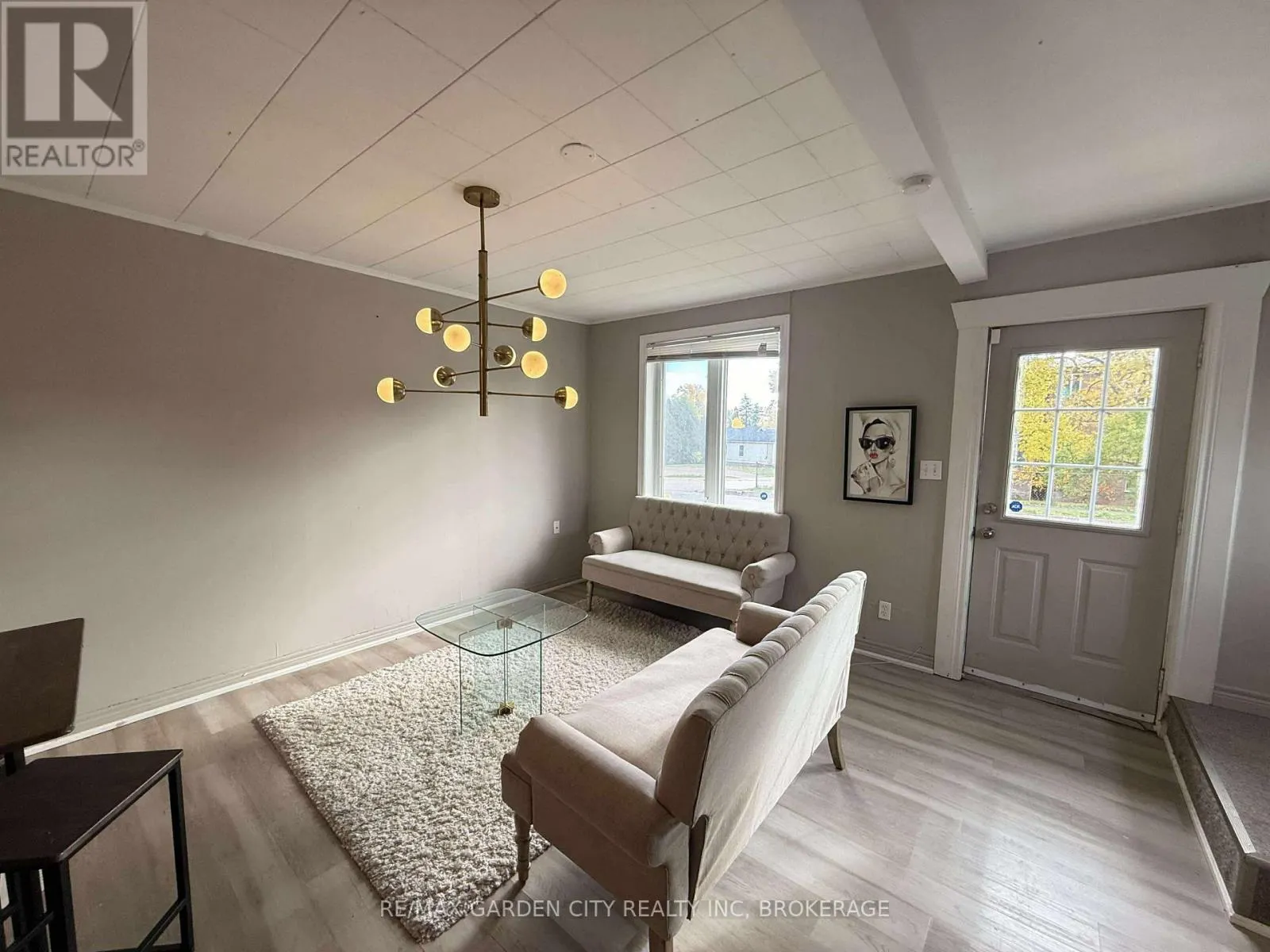 130 ST. PAUL CRESCENT