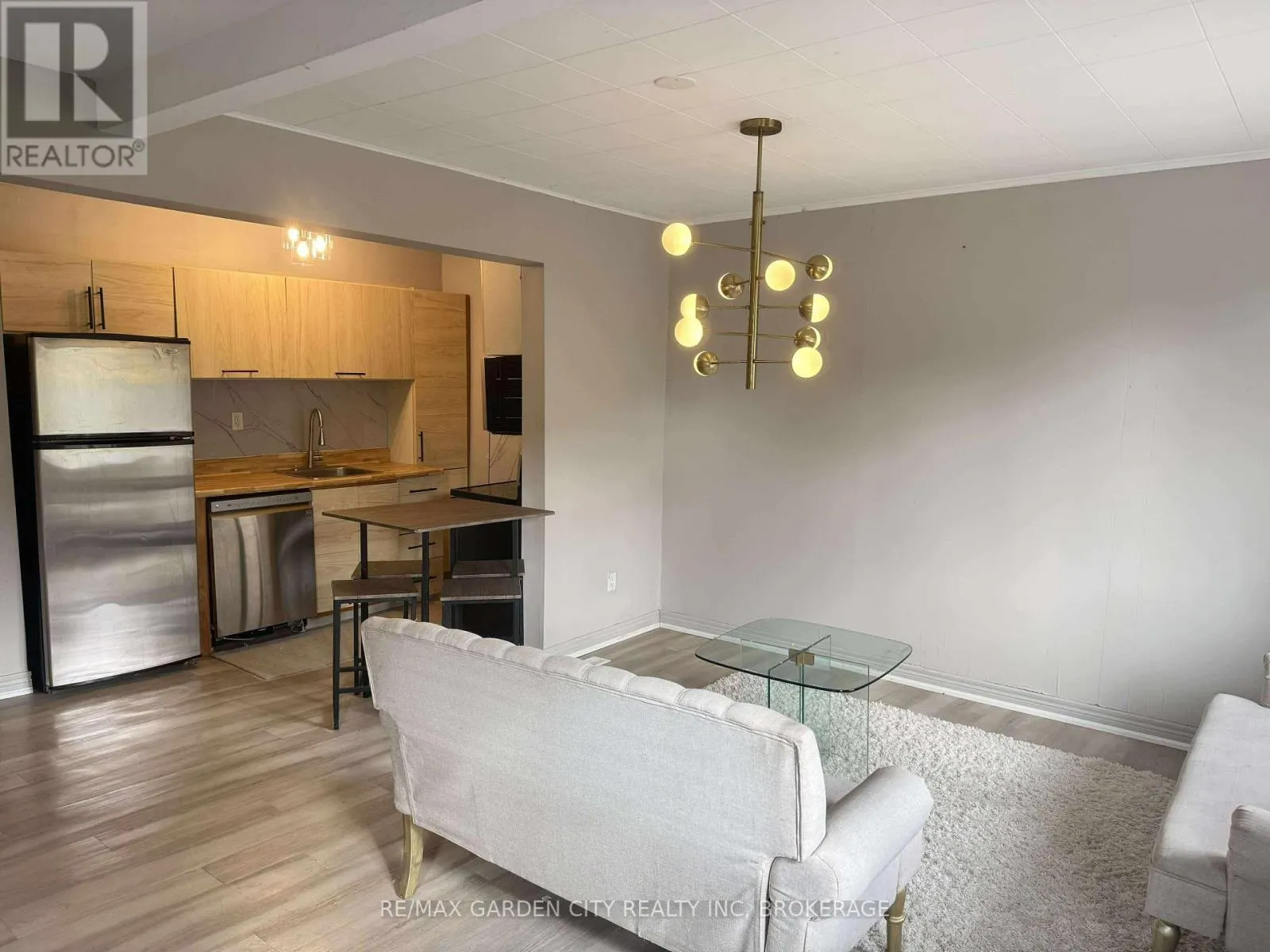 130 ST. PAUL CRESCENT