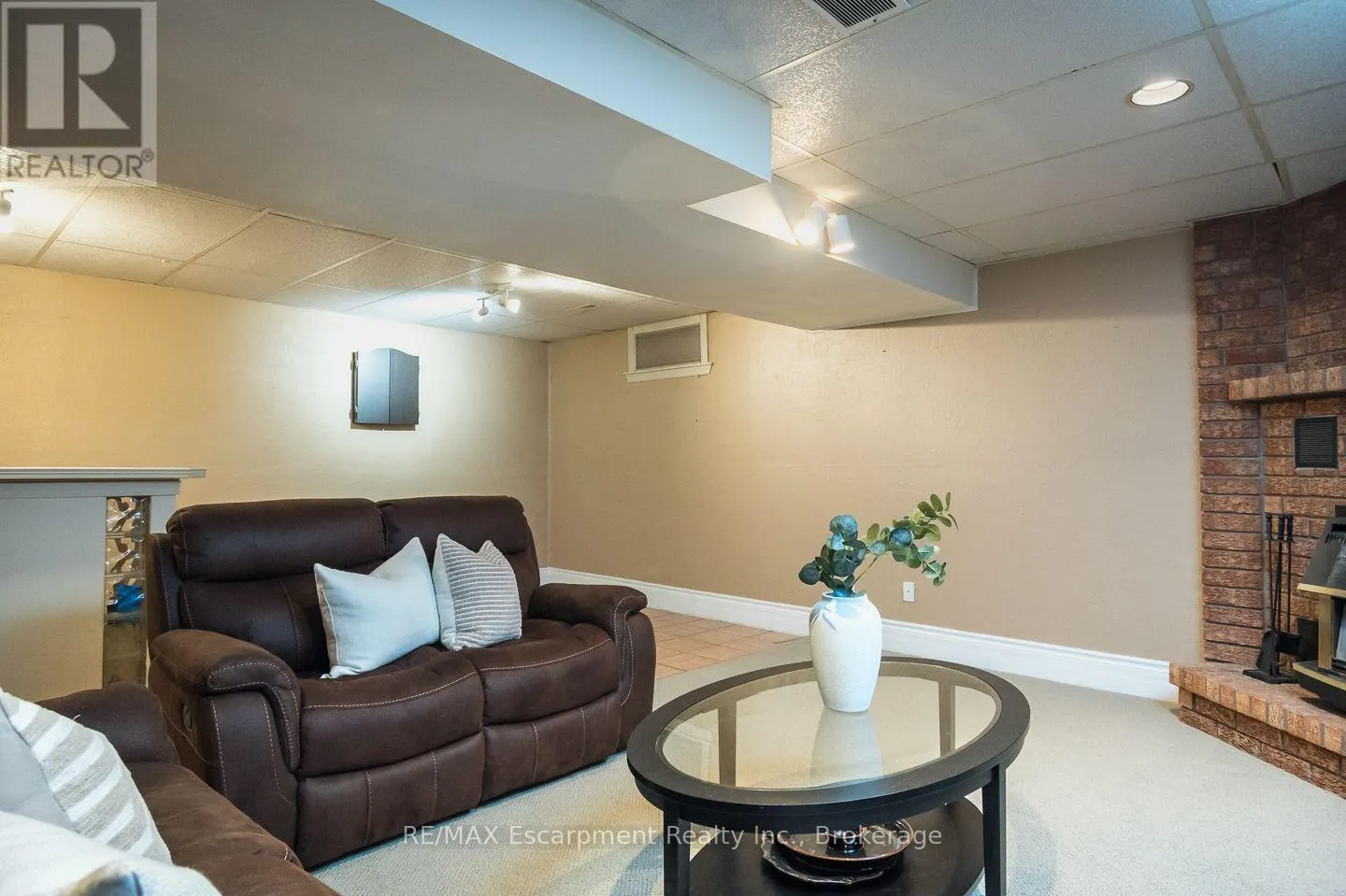 45 NISKA DRIVE