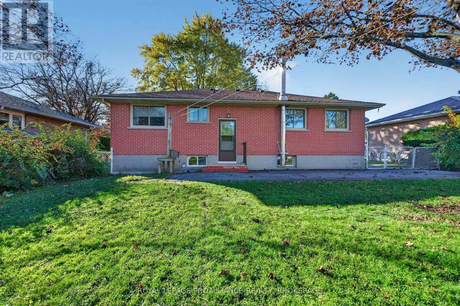 1416 WOODFIELD CRESCENT