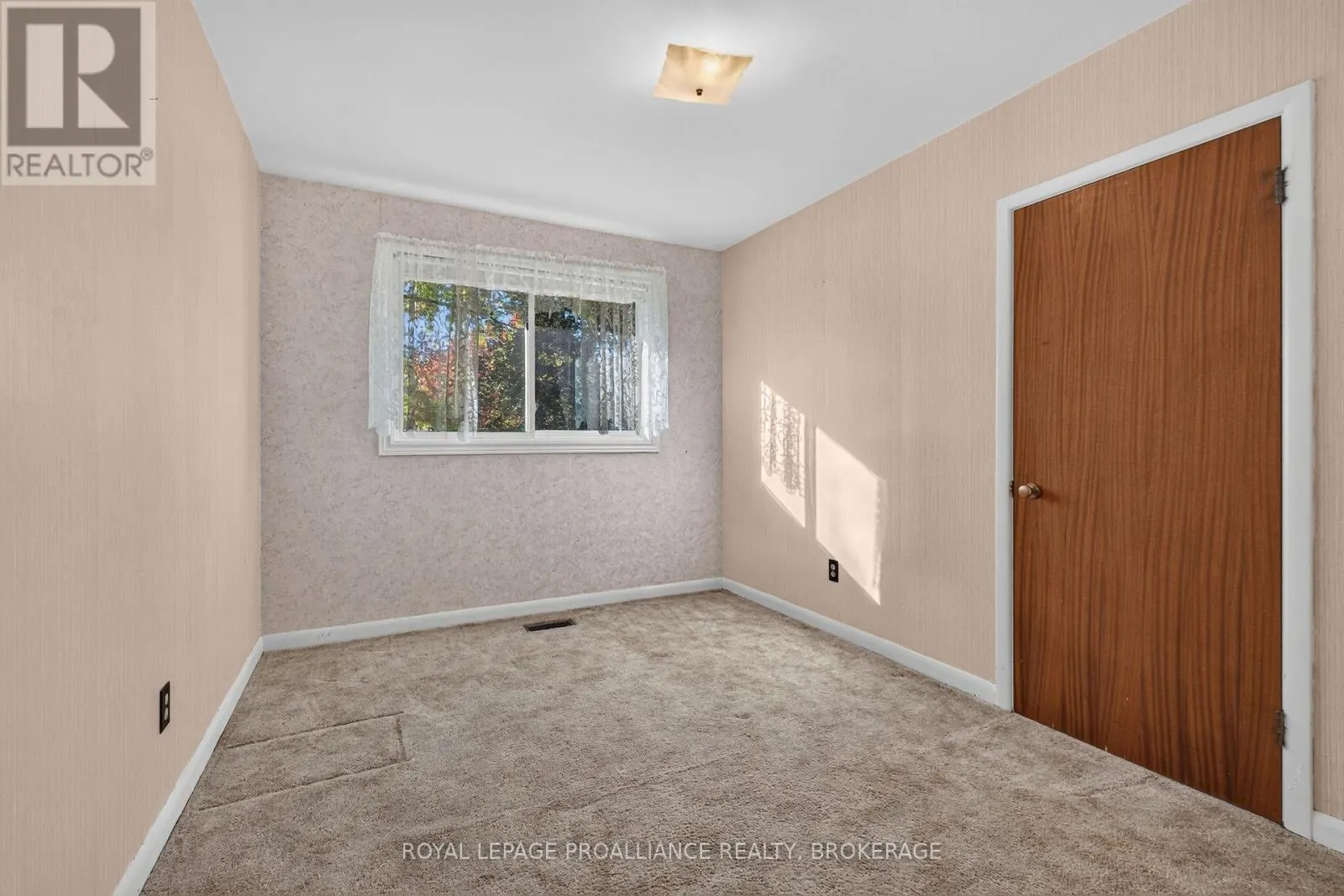 1416 WOODFIELD CRESCENT