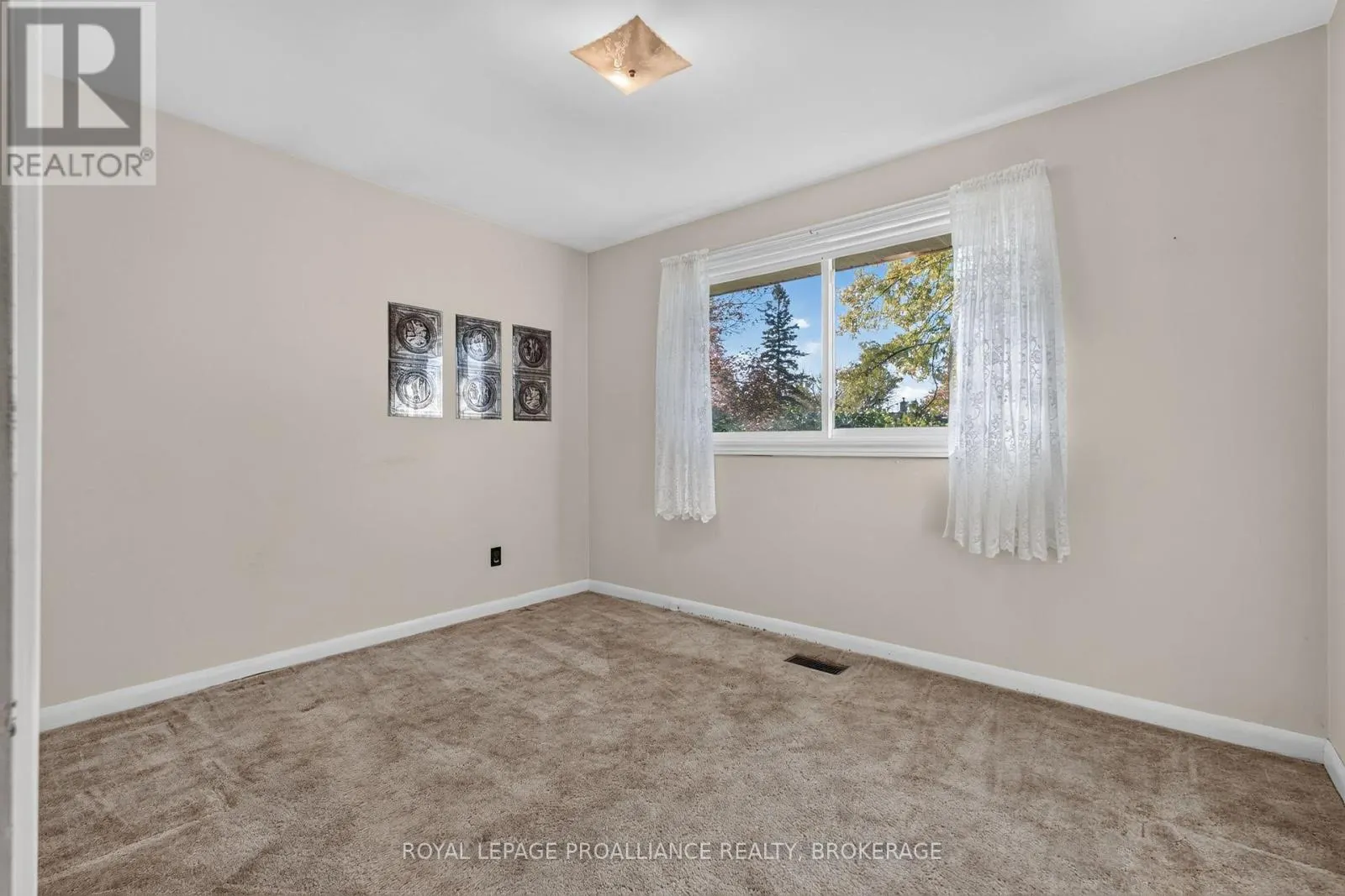 1416 WOODFIELD CRESCENT