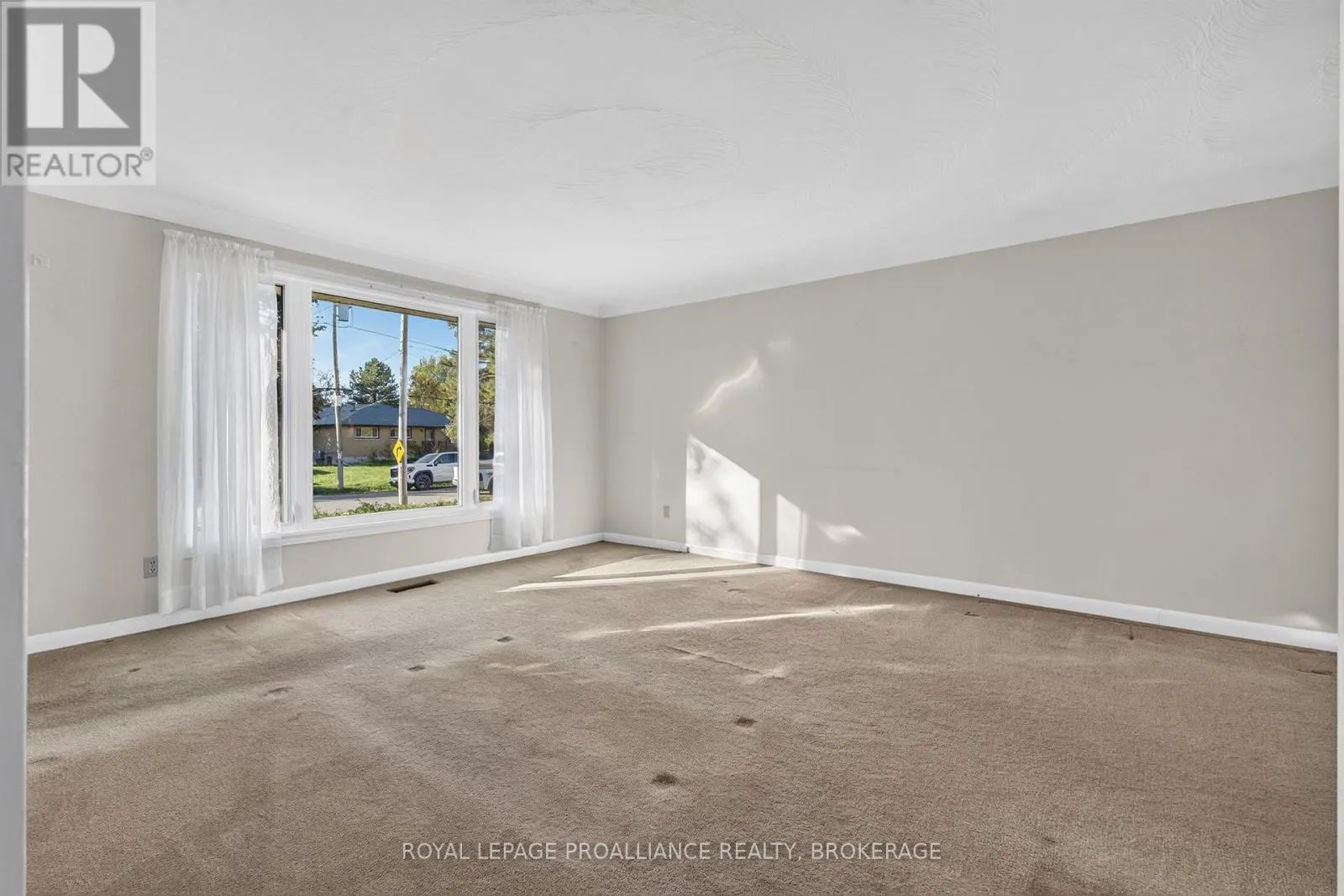 1416 WOODFIELD CRESCENT