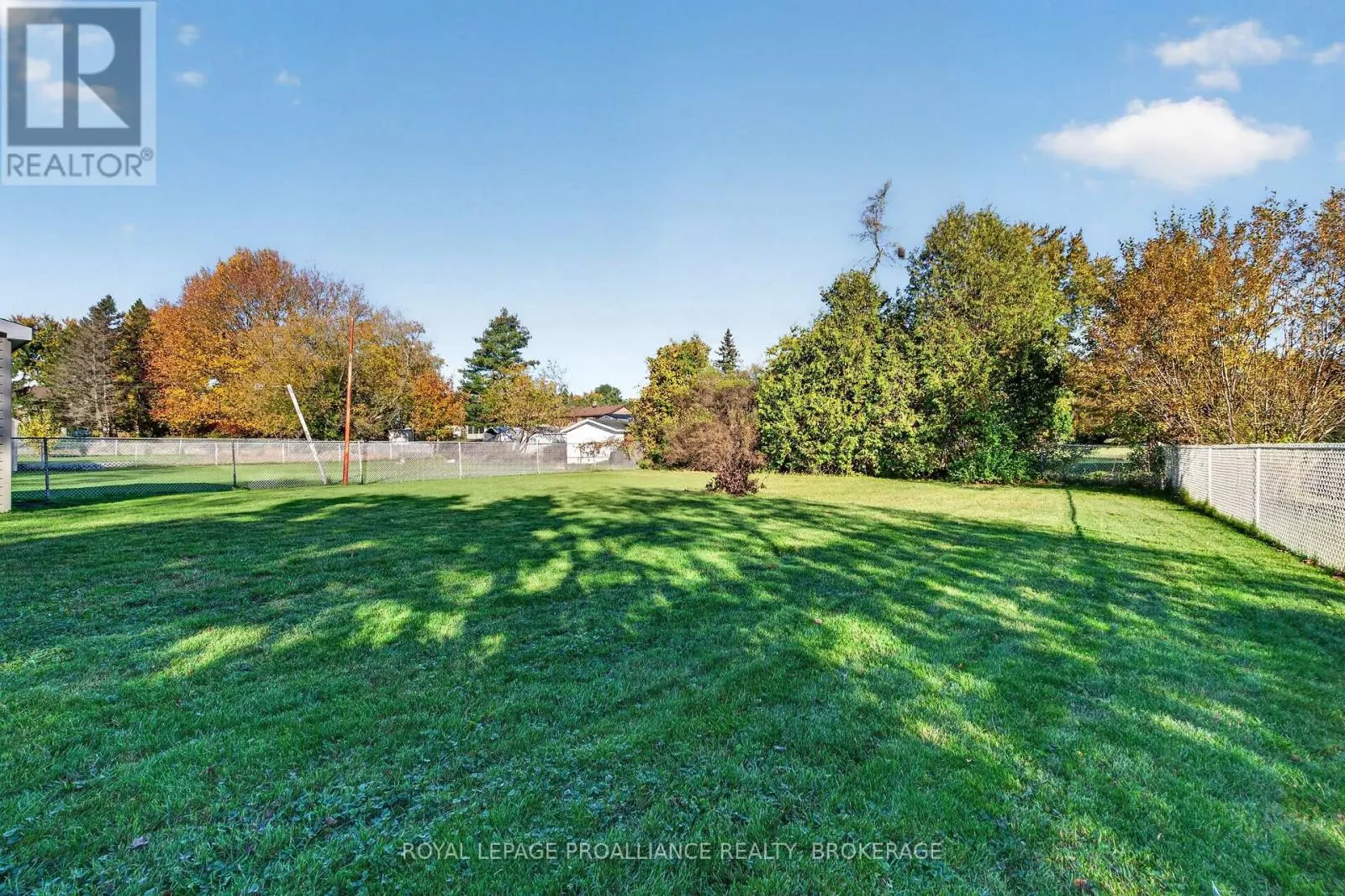 1416 WOODFIELD CRESCENT