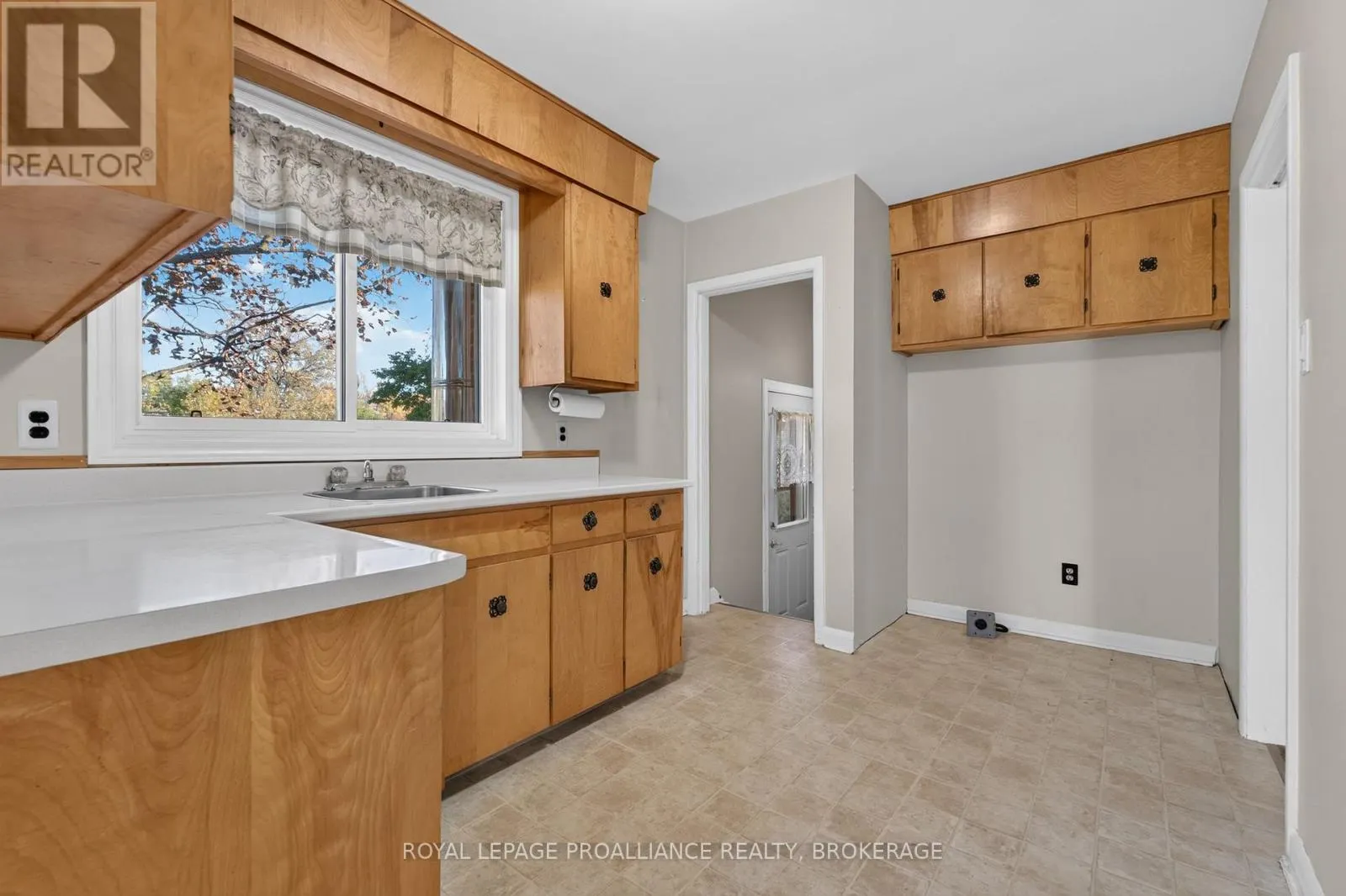1416 WOODFIELD CRESCENT