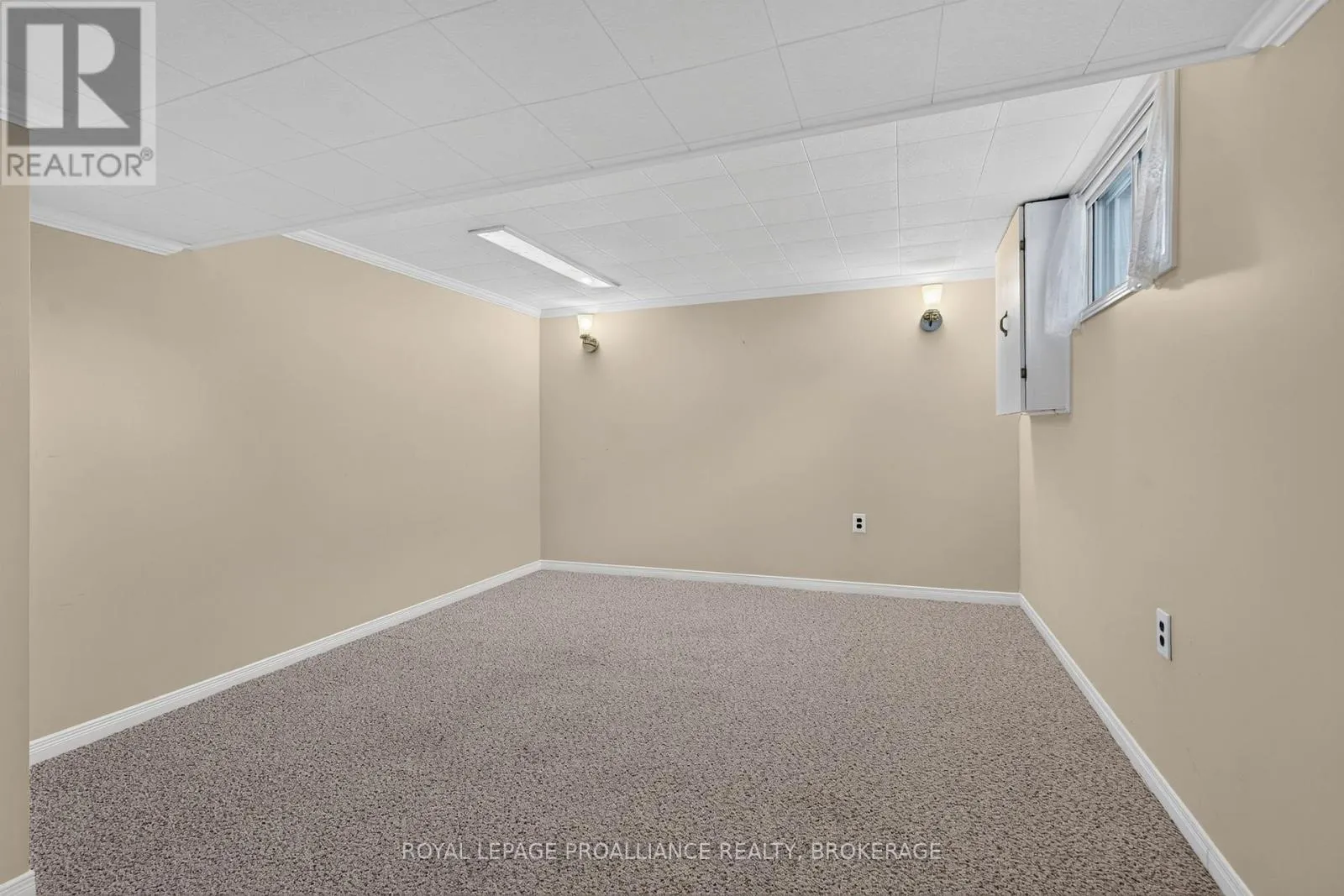 1416 WOODFIELD CRESCENT