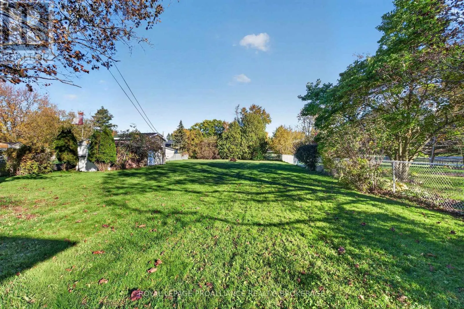 1416 WOODFIELD CRESCENT