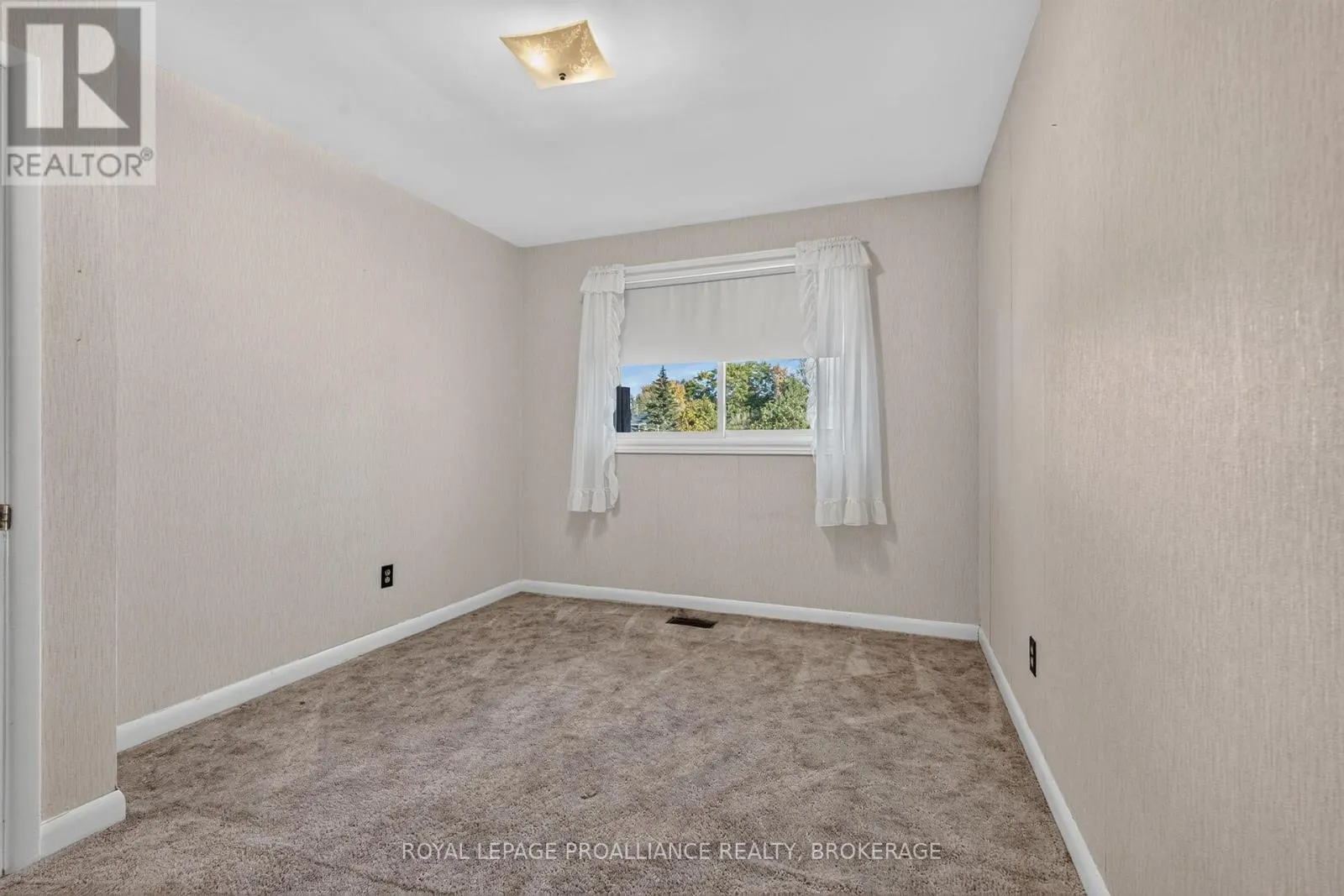 1416 WOODFIELD CRESCENT