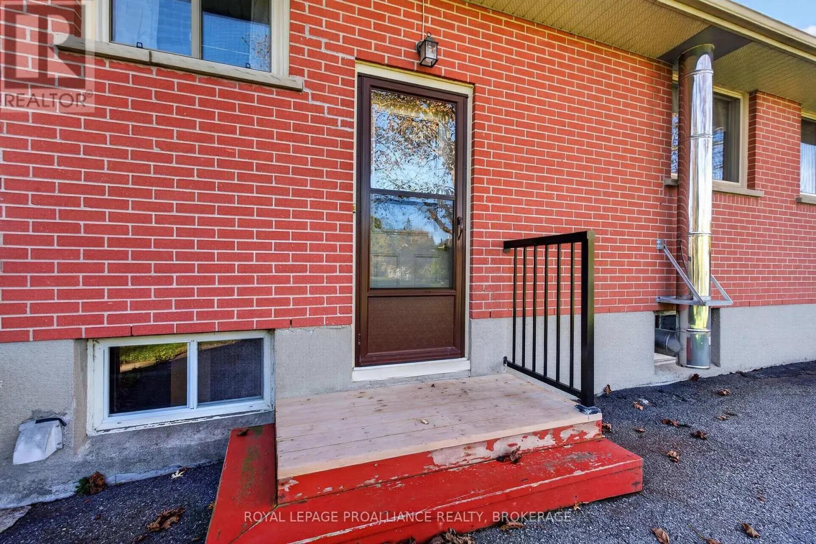 1416 WOODFIELD CRESCENT