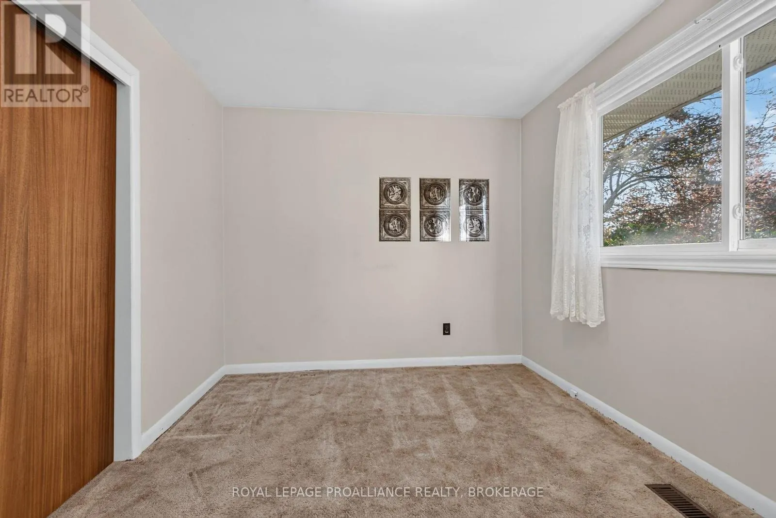 1416 WOODFIELD CRESCENT