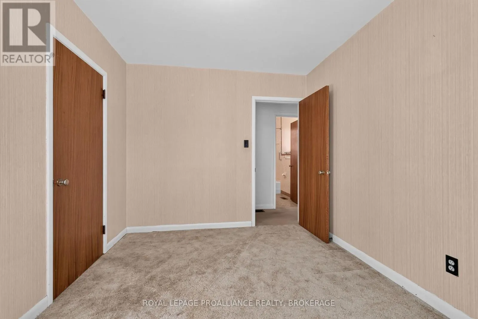 1416 WOODFIELD CRESCENT