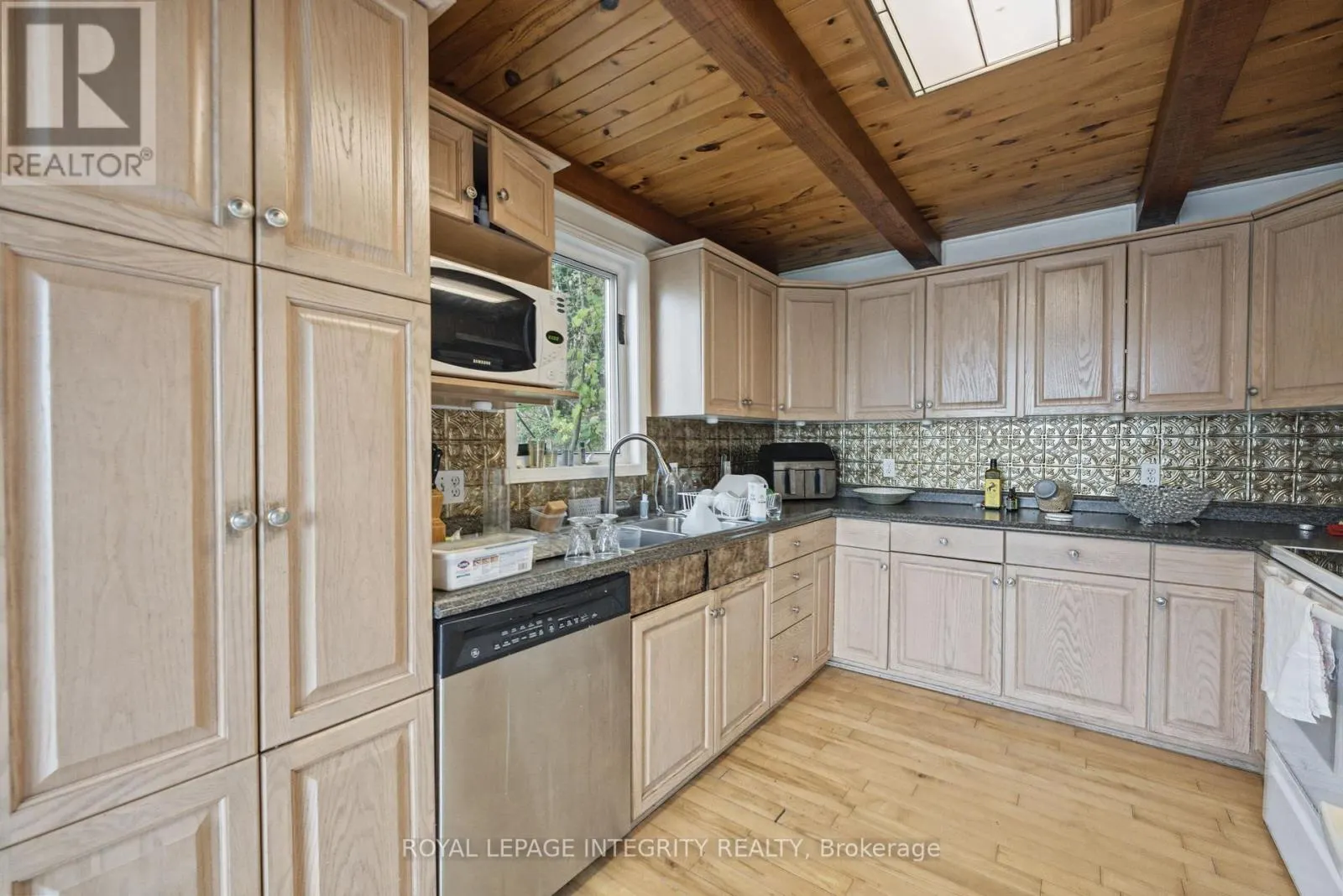 1587 LILAC LANE