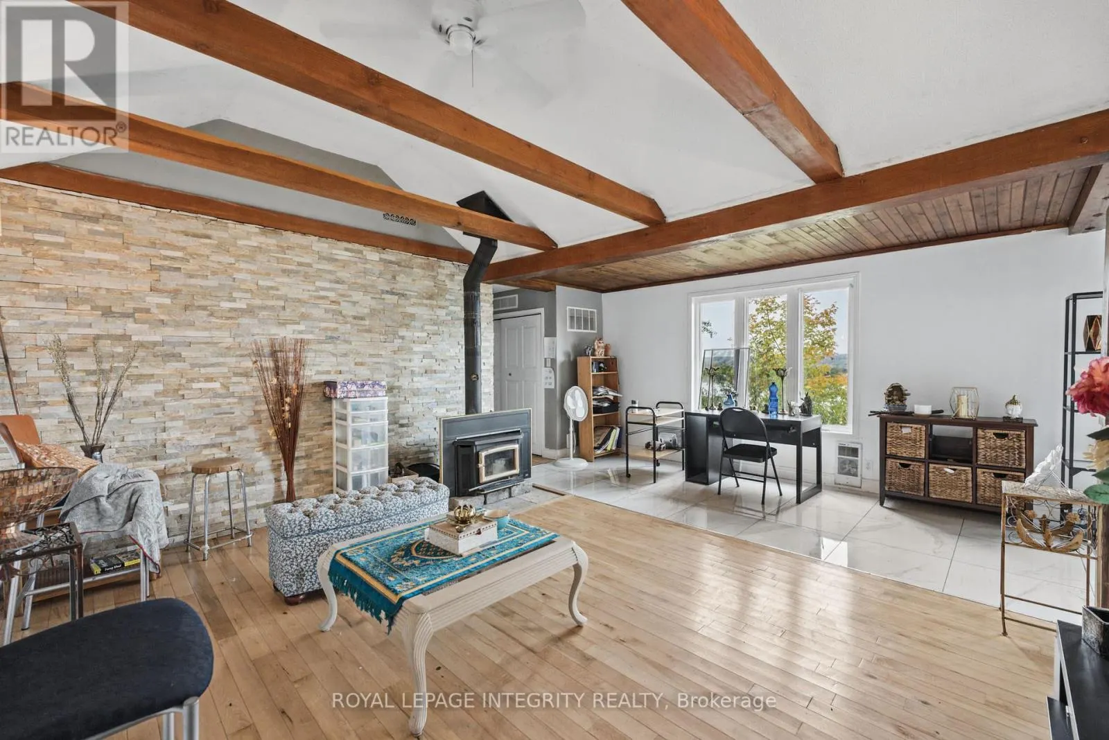 1587 LILAC LANE
