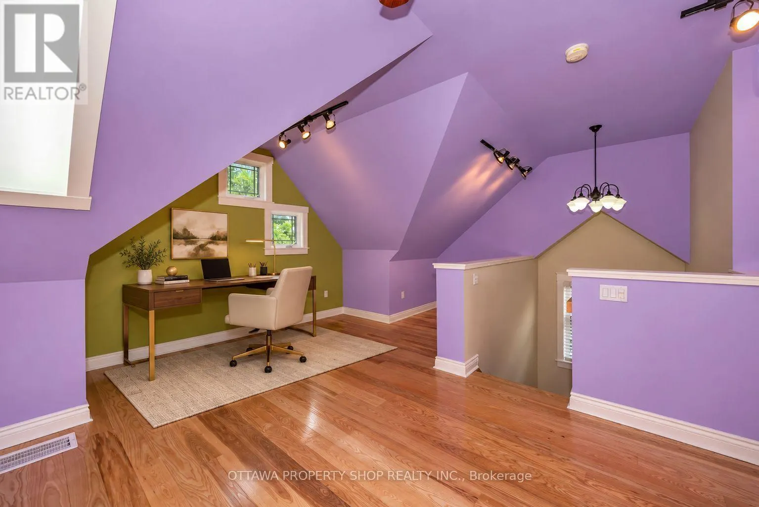 3146 DUMAURIER AVENUE