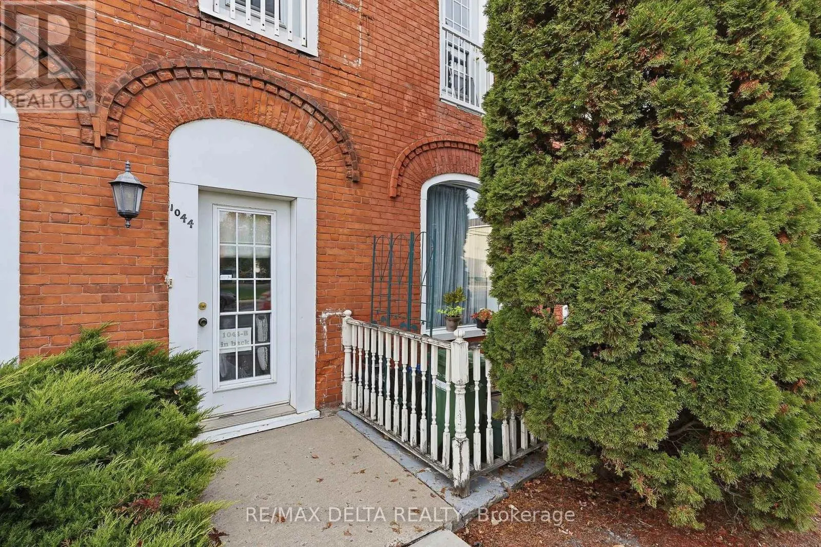 1044-1046 KING STREET
