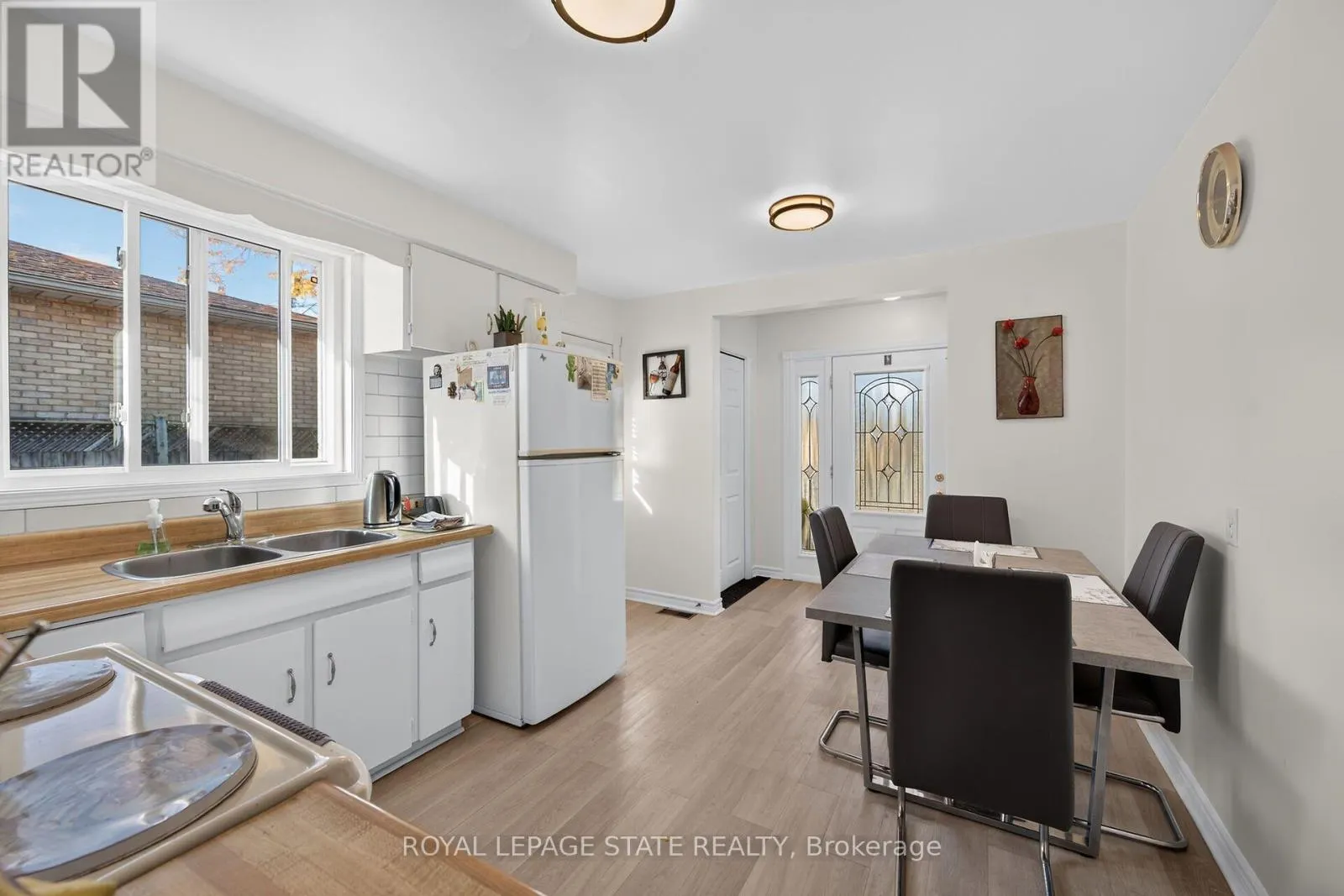 411 QUEEN VICTORIA DRIVE