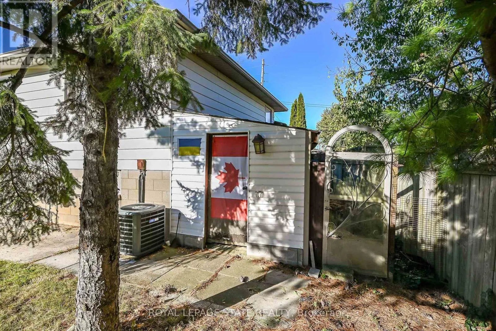 411 QUEEN VICTORIA DRIVE