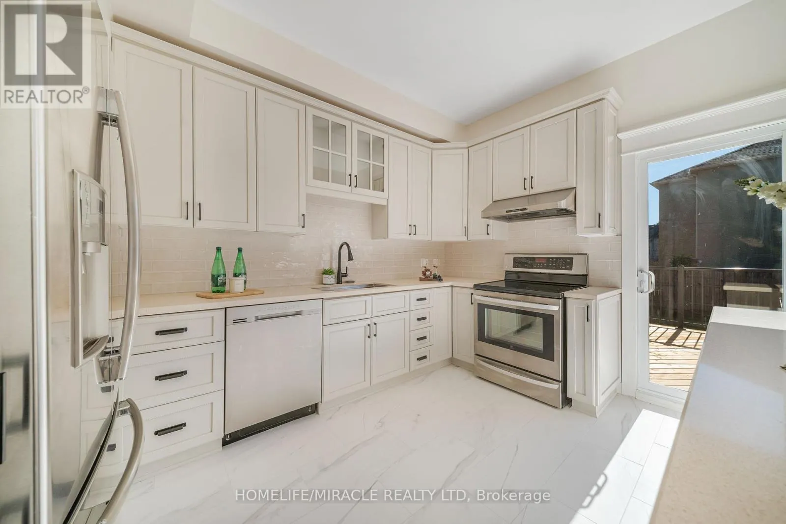 323 QUEENSTON ROAD