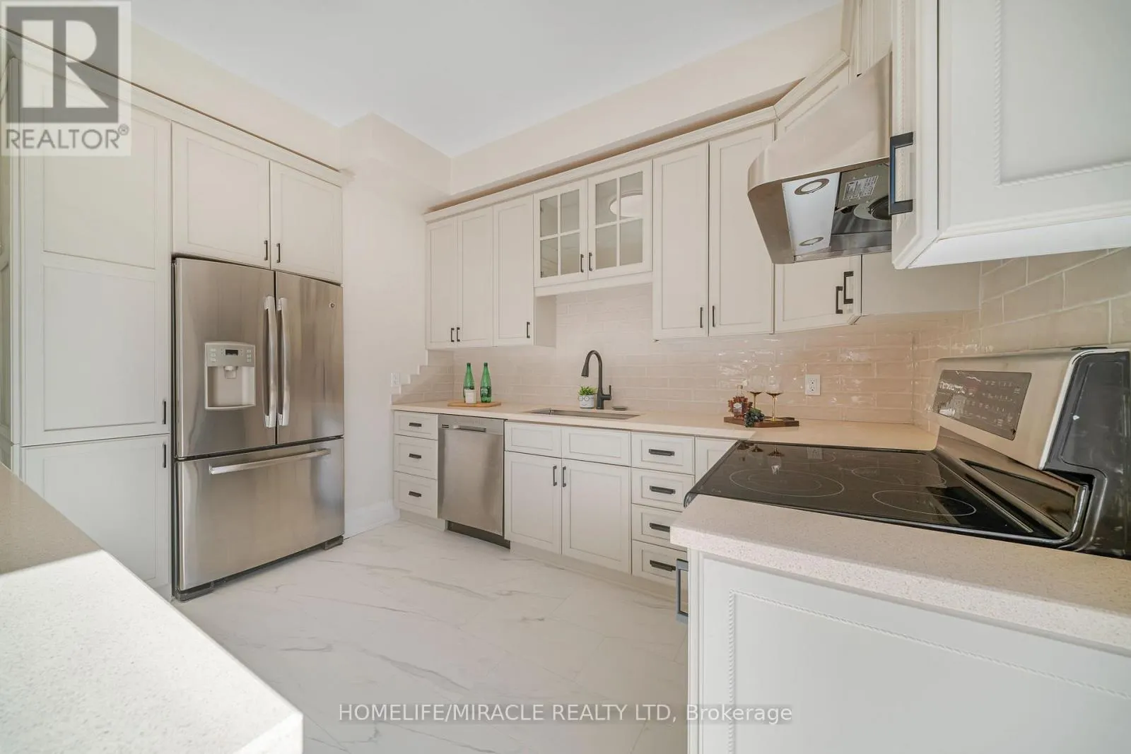 323 QUEENSTON ROAD