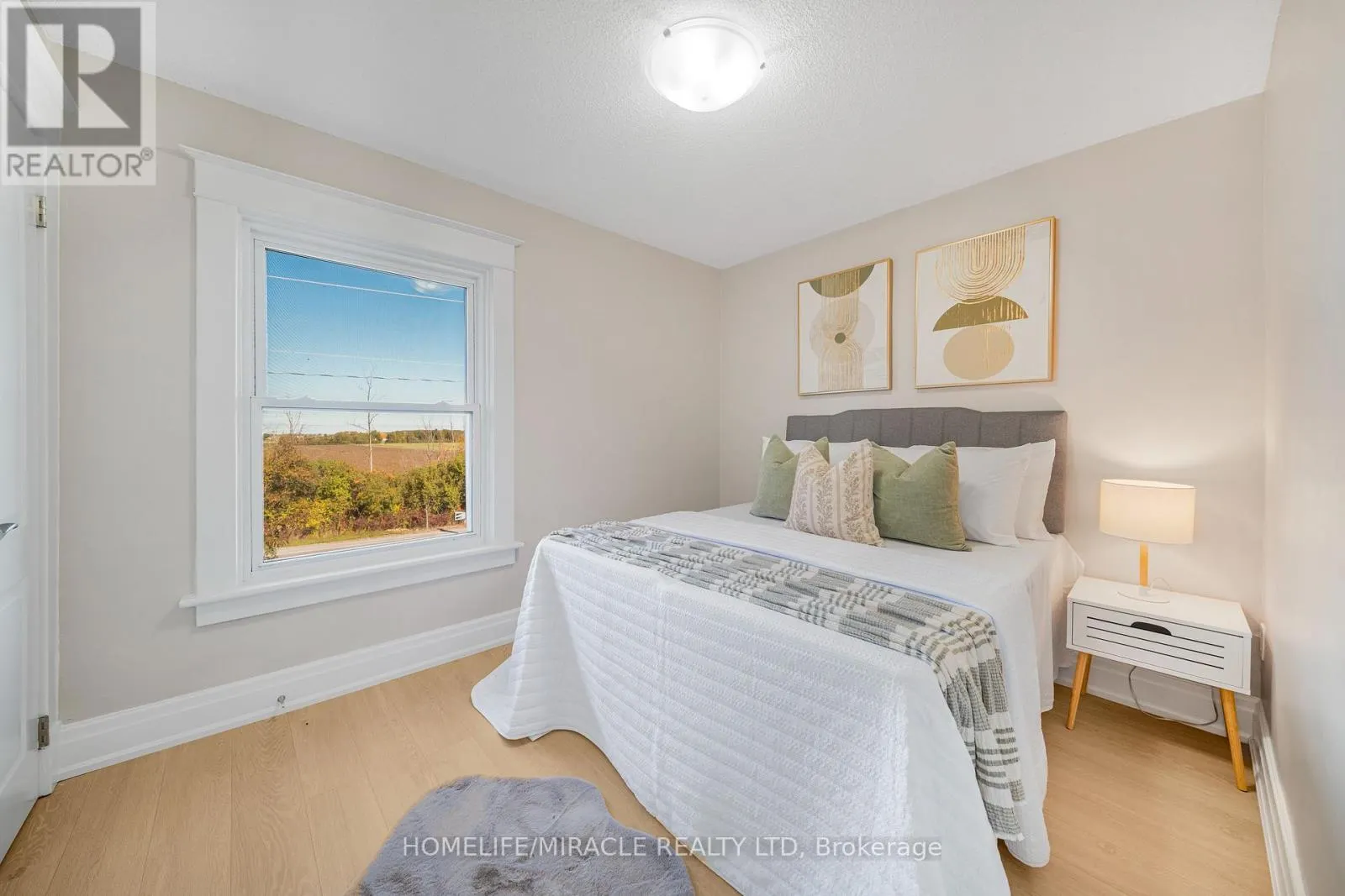 323 QUEENSTON ROAD
