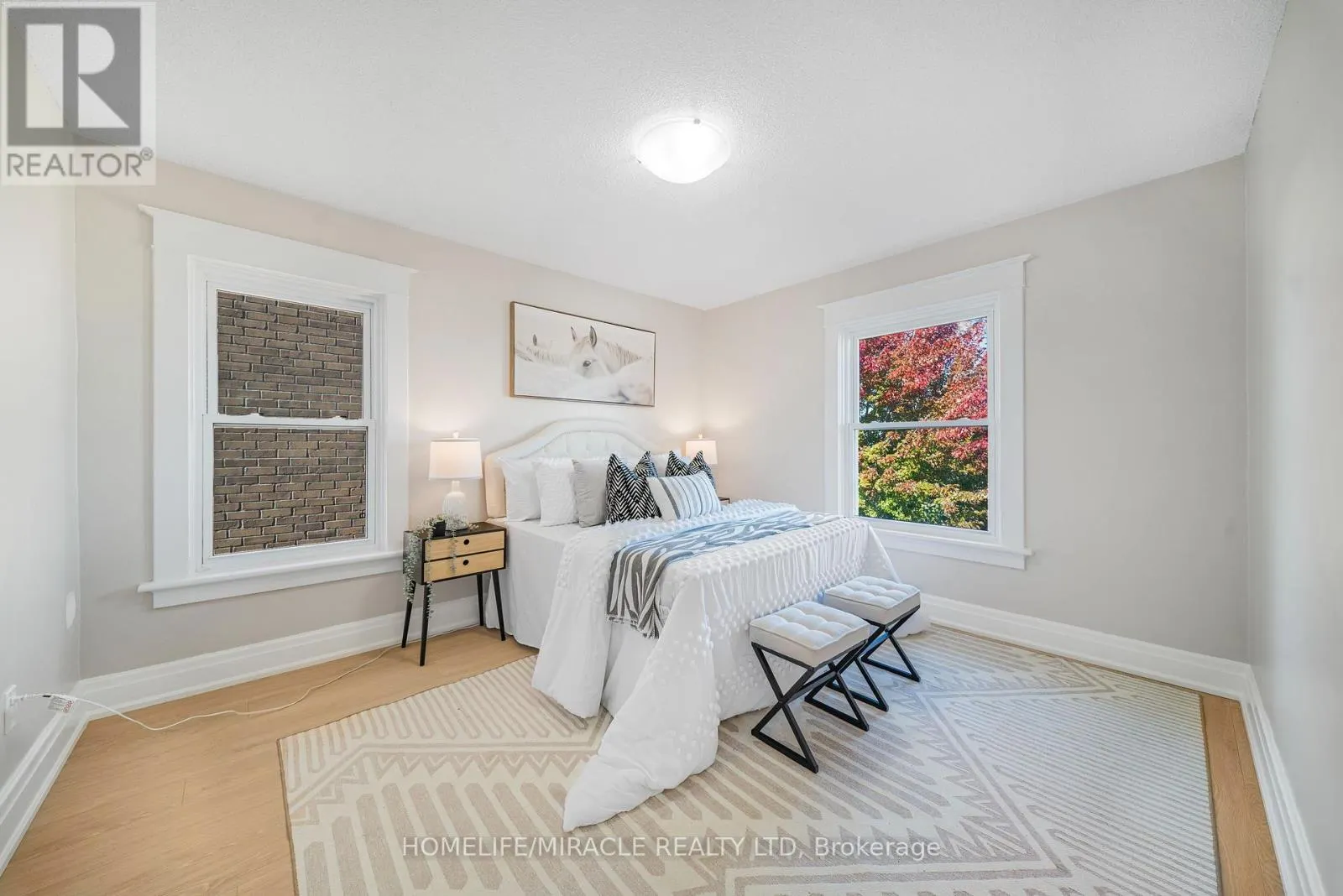 323 QUEENSTON ROAD