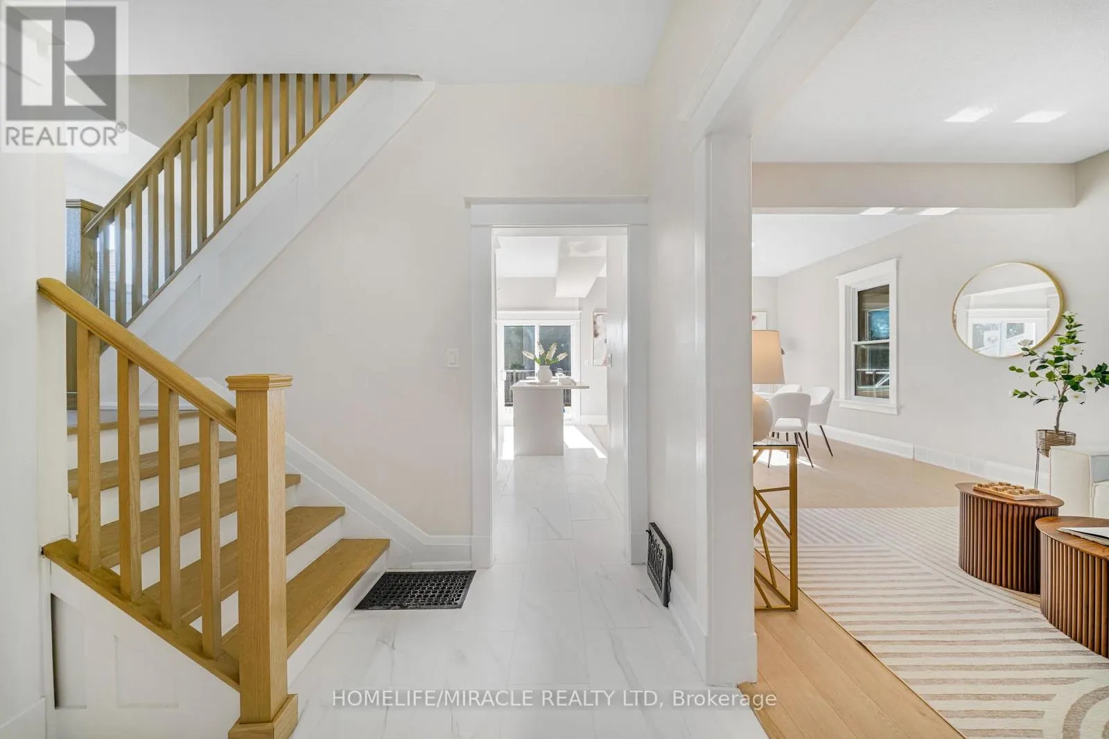 323 QUEENSTON ROAD