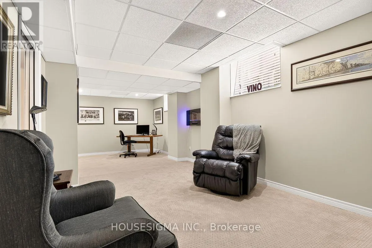 798 GREENLY DRIVE